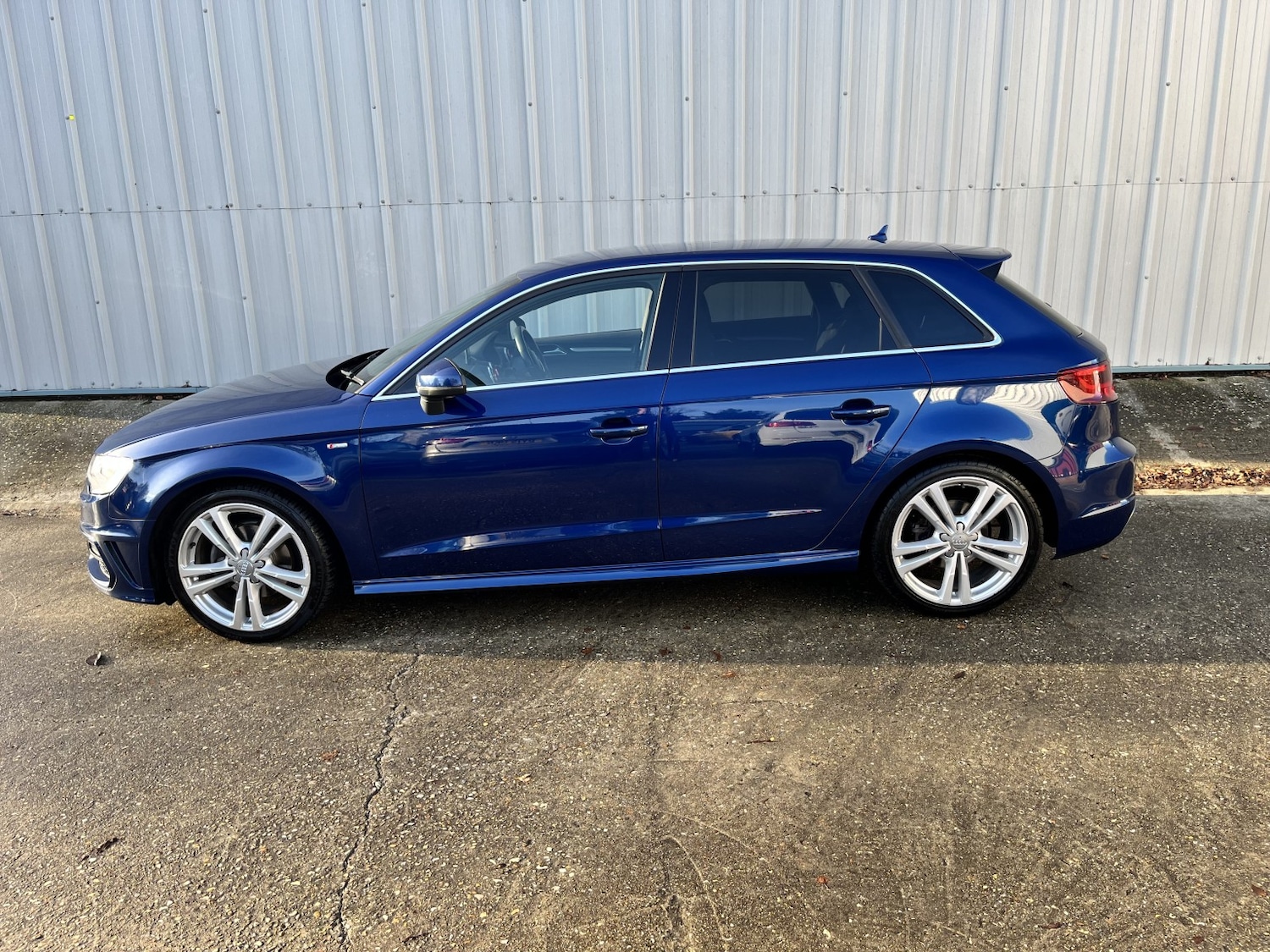 Used Audi A3 2013 for sale - 76699252: Photo 2
