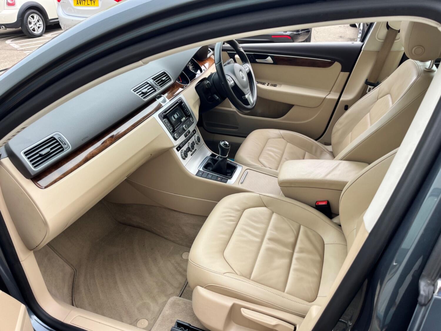 Used Volkswagen Passat 2013 for sale - 77584598: Photo 23