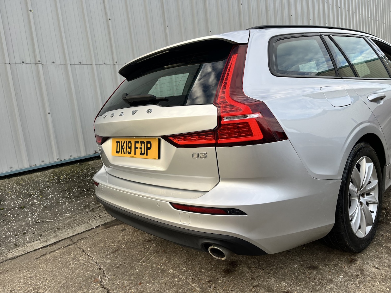 Used Volvo V60 2019 for sale - 76836943: Photo 10