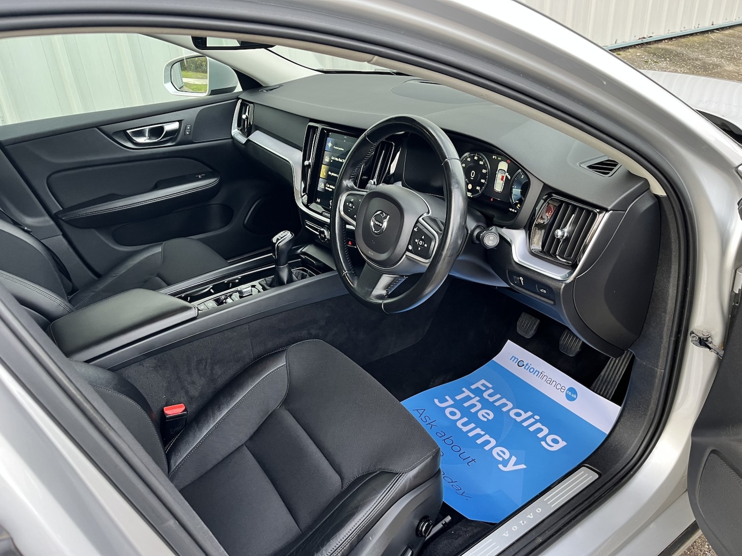 Used Volvo V60 2019 for sale - 76836943: Photo 14