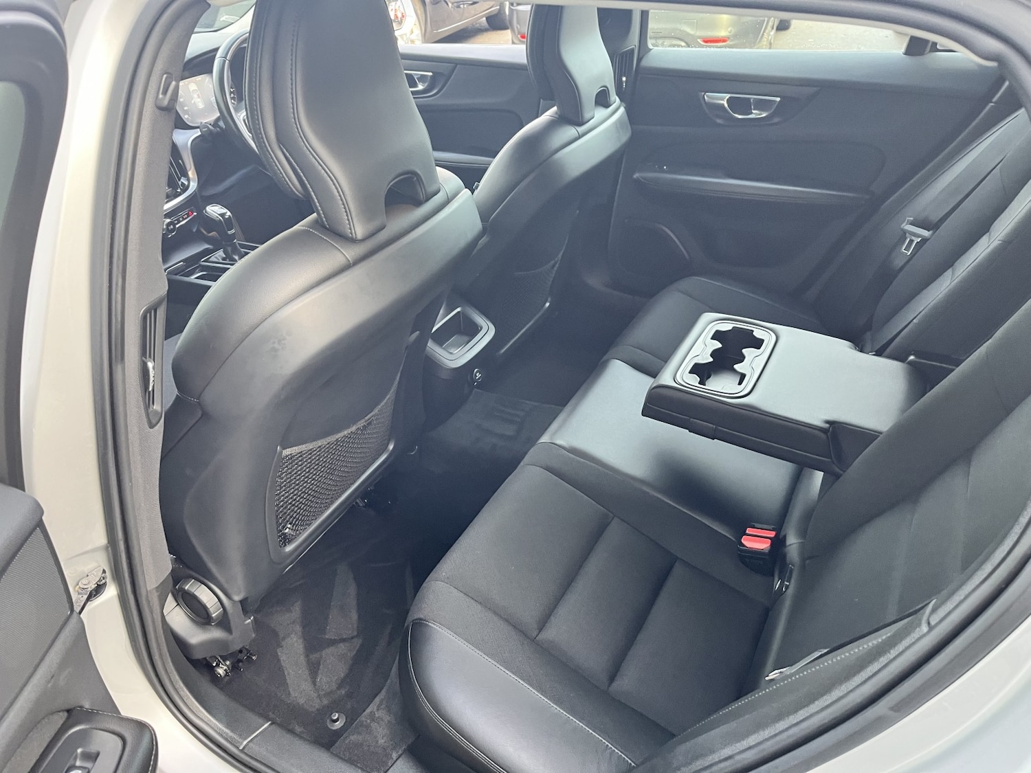 Used Volvo V60 2019 for sale - 76836943: Photo 24