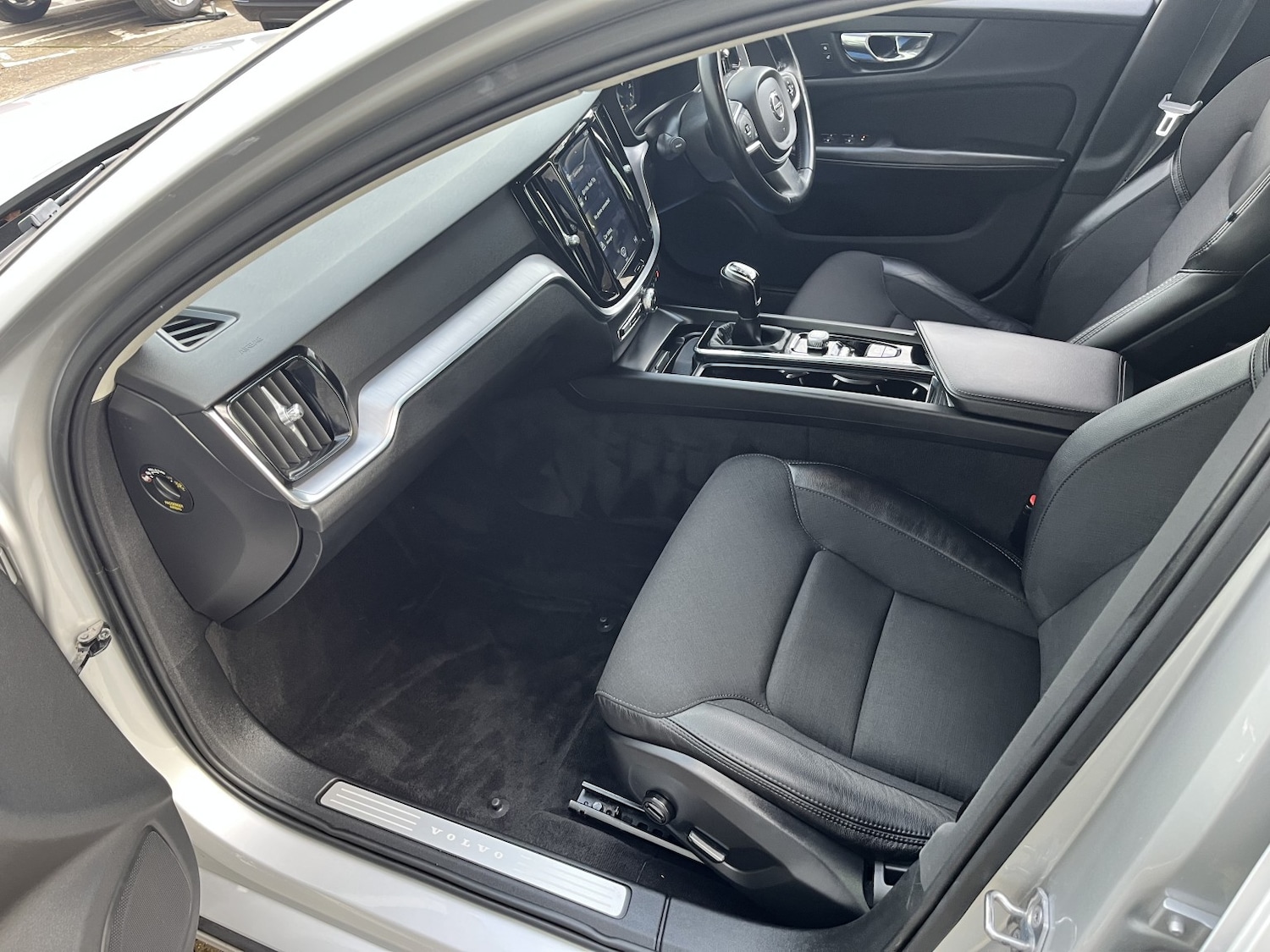 Used Volvo V60 2019 for sale - 76836943: Photo 26