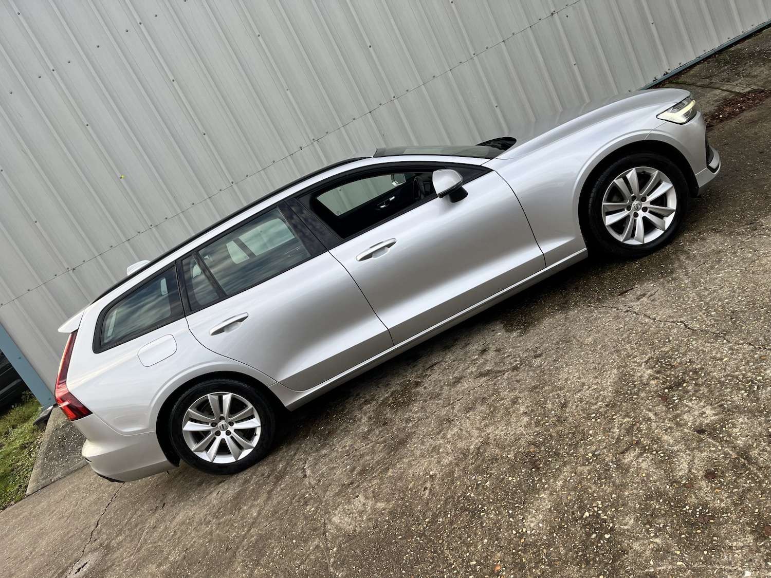 Used Volvo V60 2019 for sale - 76836943: Photo 6
