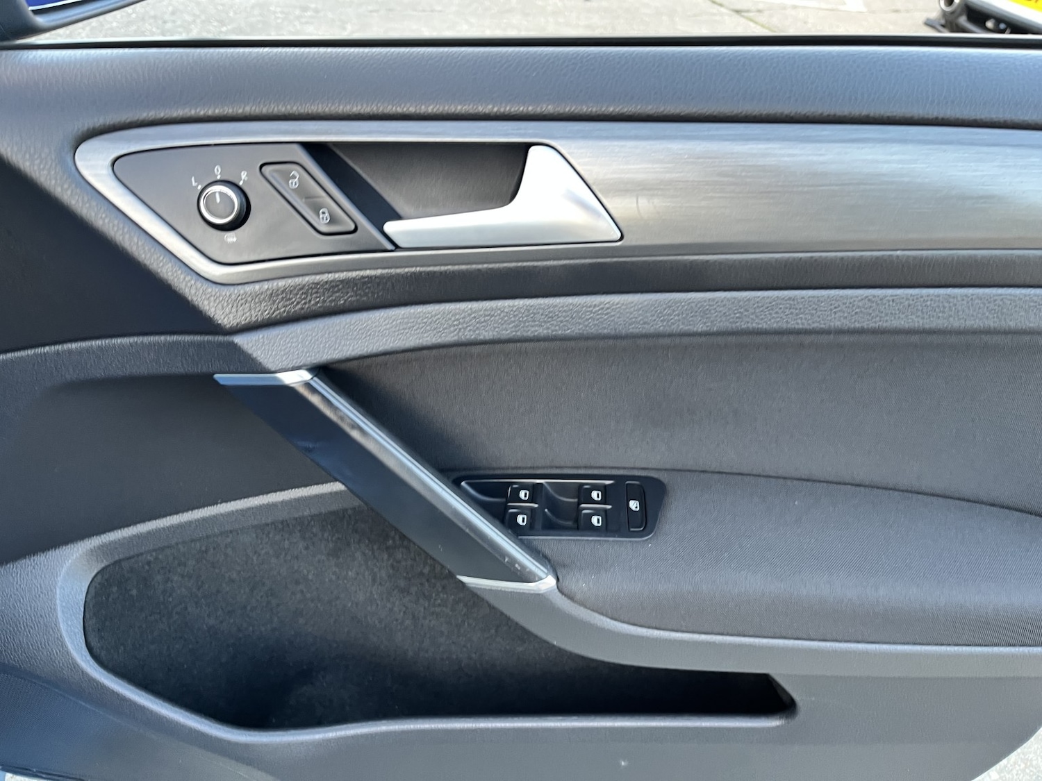 Used Volkswagen Golf 2013 for sale - 76396998: Photo 18