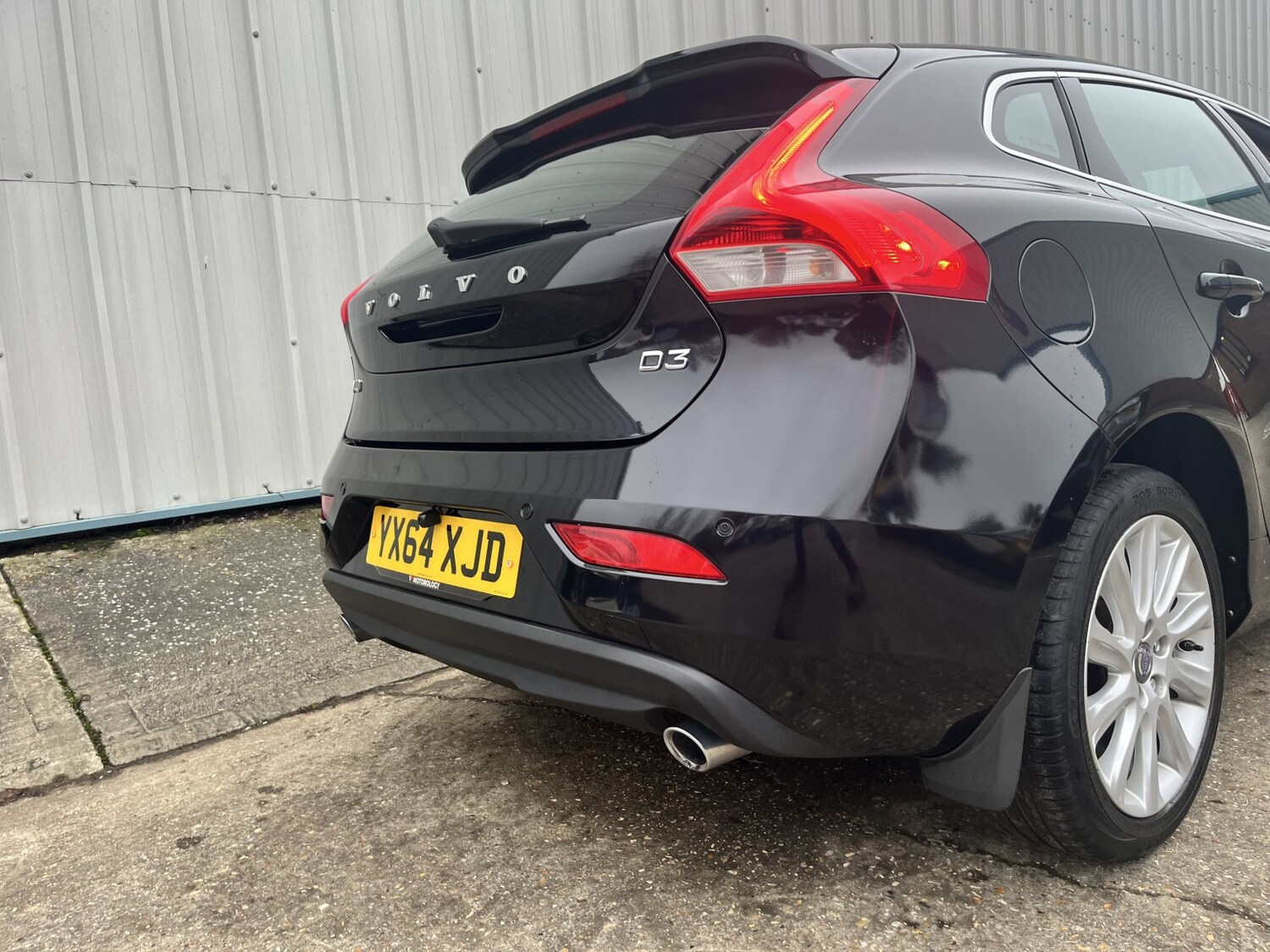 Used Volvo V40 2014 for sale - 77409579: Photo 10