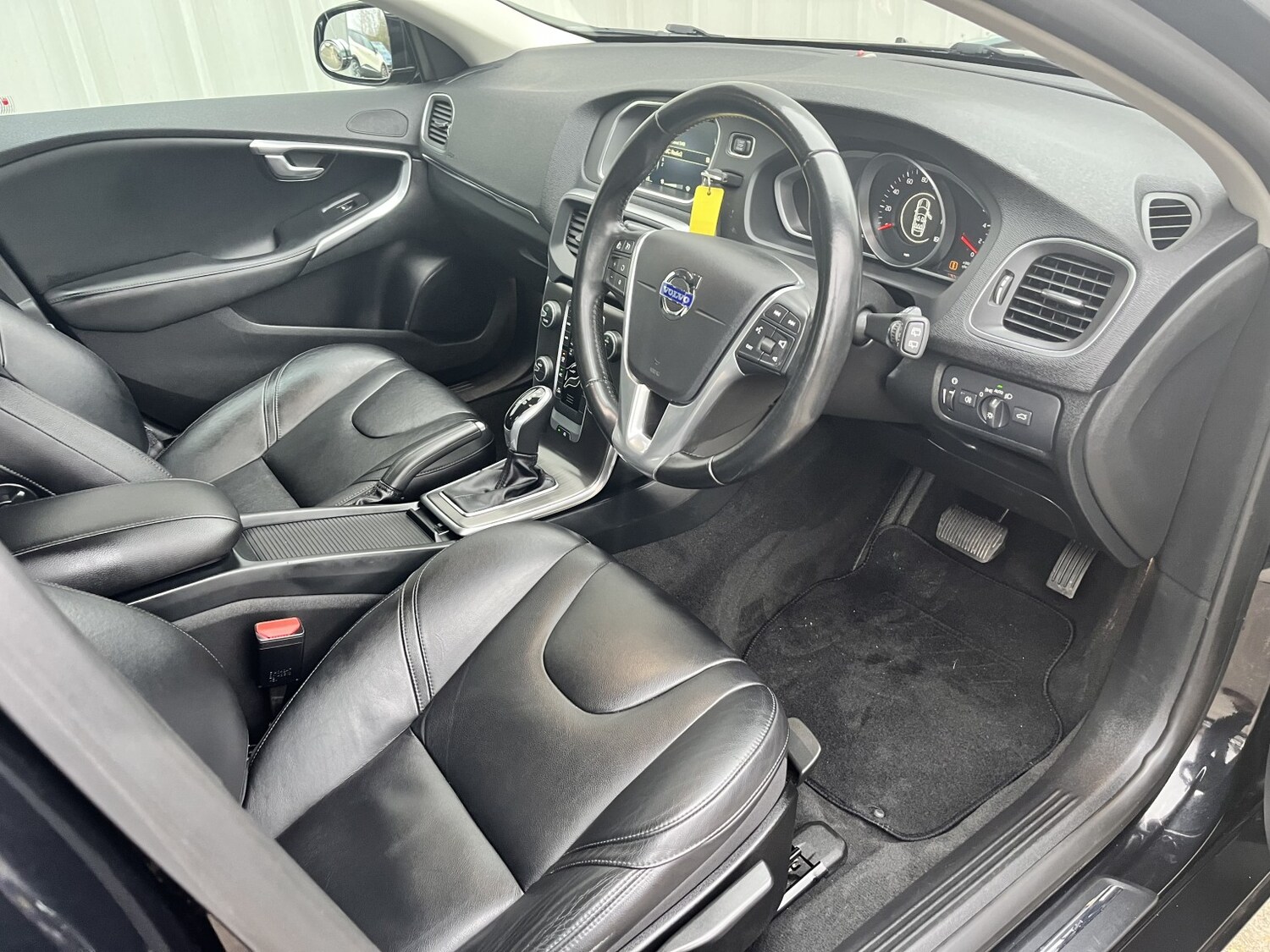 Used Volvo V40 2014 for sale - 77409579: Photo 14