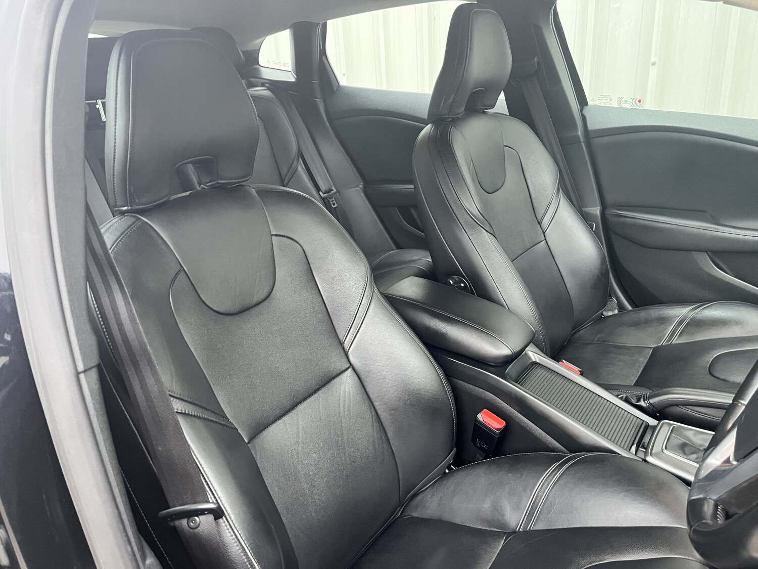 Used Volvo V40 2014 for sale - 77409579: Photo 15