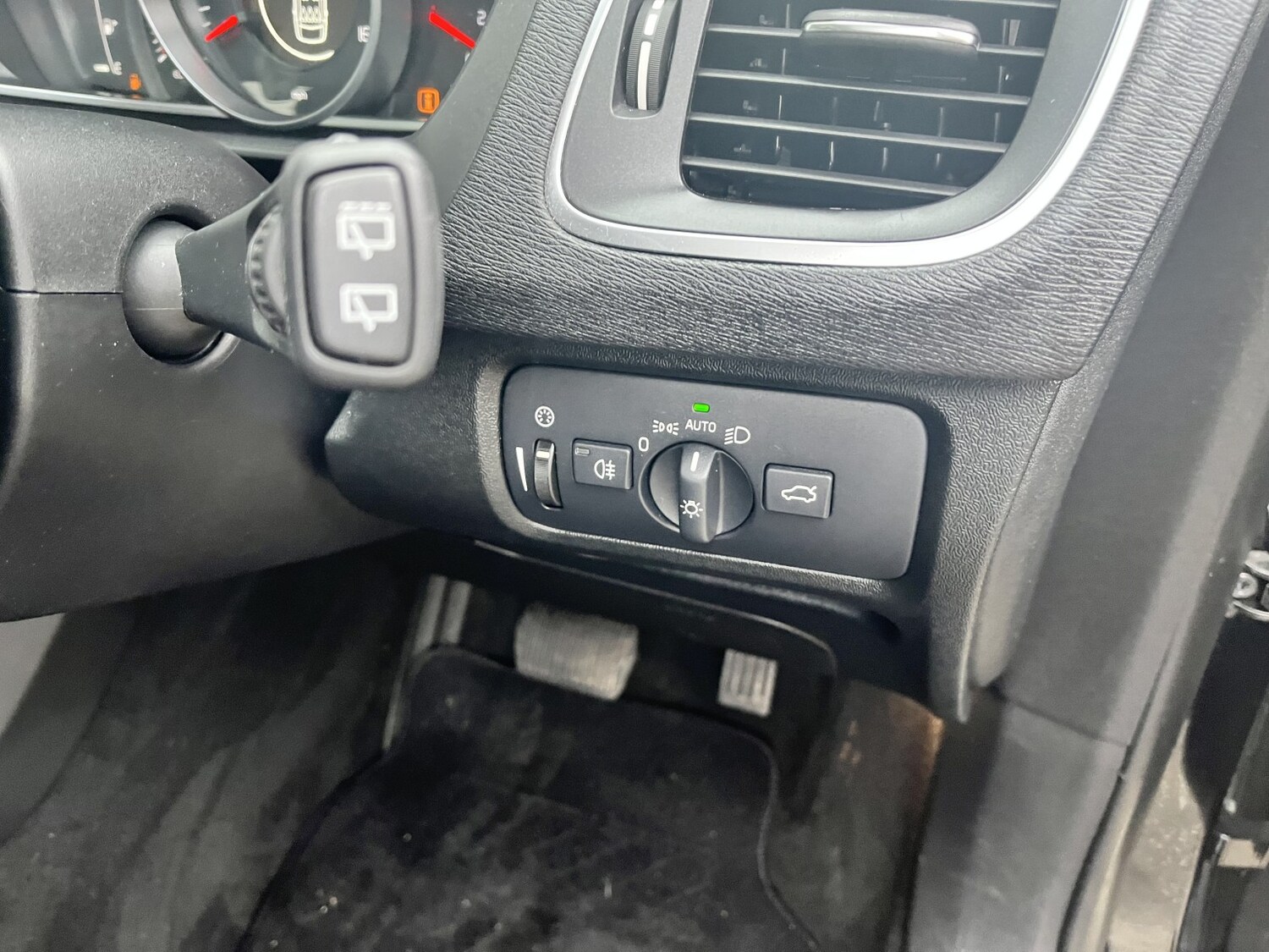 Used Volvo V40 2014 for sale - 77409579: Photo 17