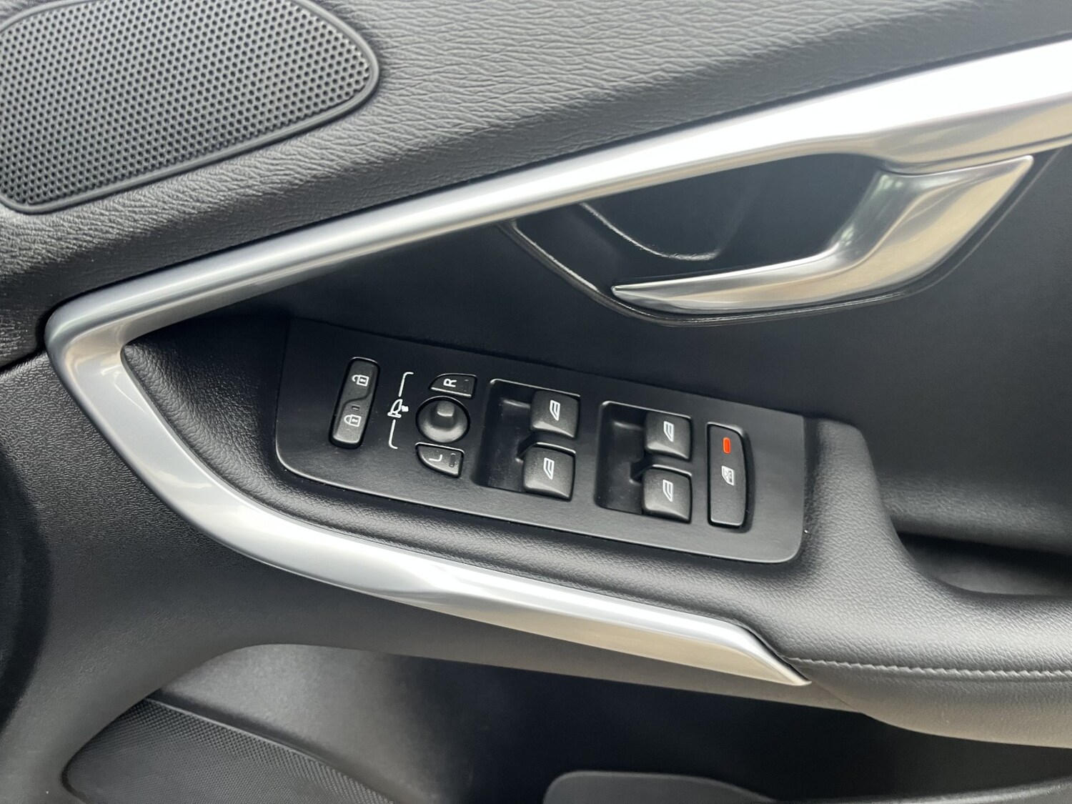 Used Volvo V40 2014 for sale - 77409579: Photo 18