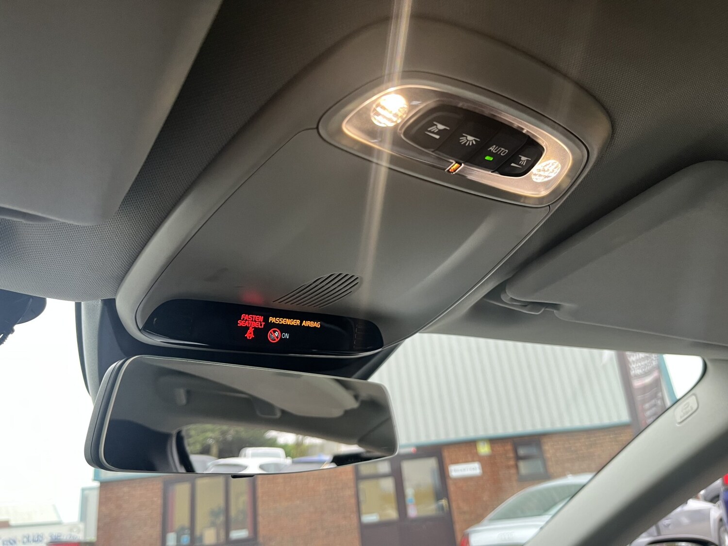 Used Volvo V40 2014 for sale - 77409579: Photo 29