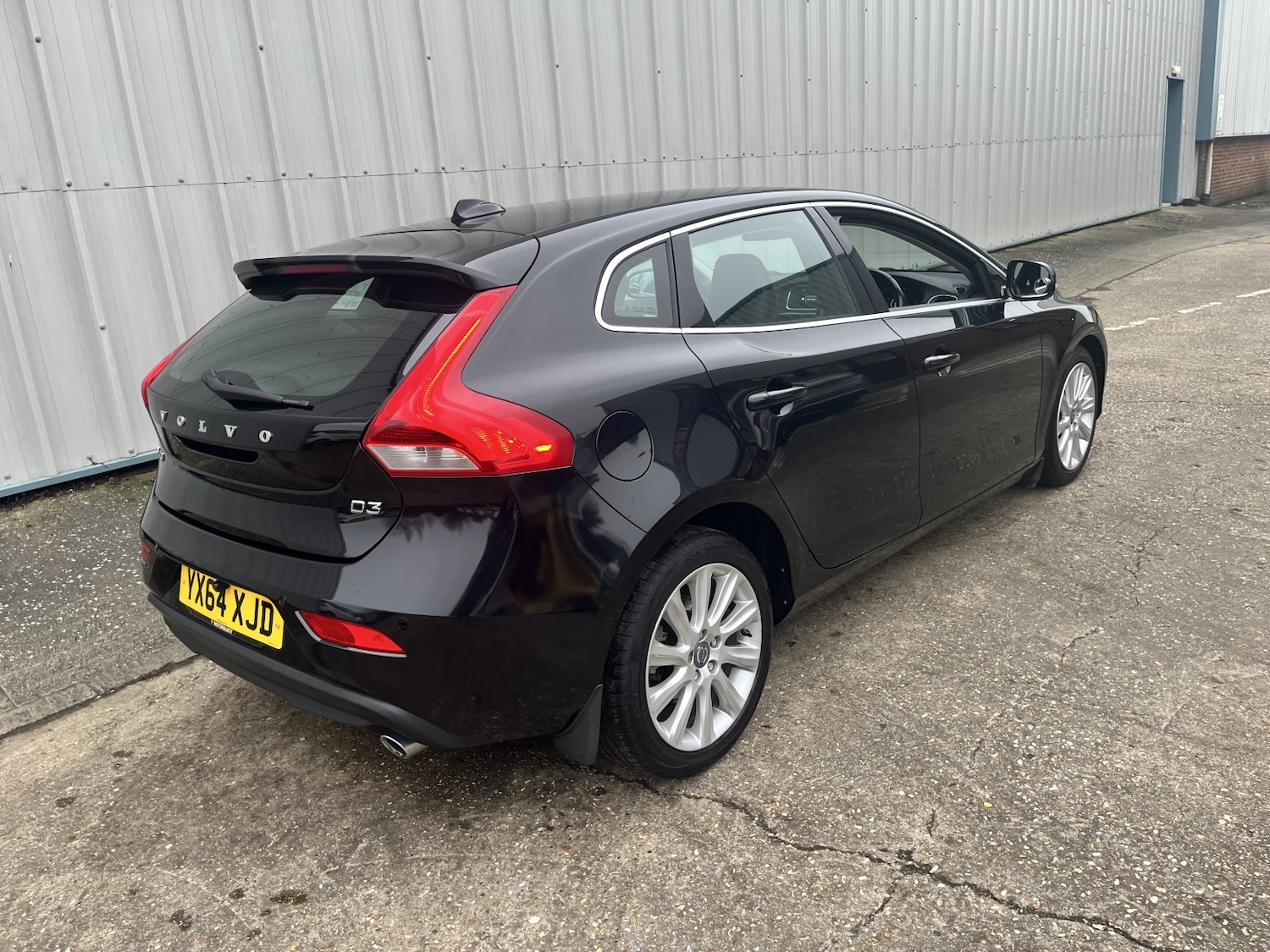 Used Volvo V40 2014 for sale - 77409579: Photo 5