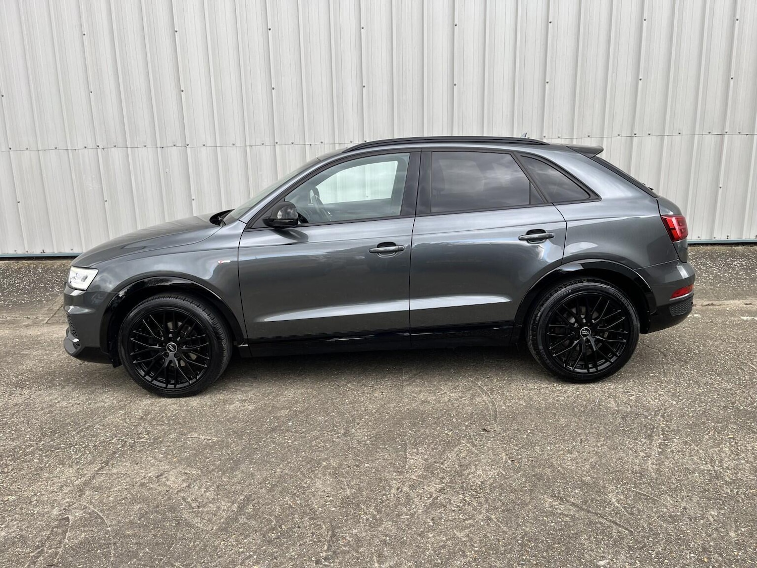 Used Audi Q3 2018 for sale - 78222889: Photo 2