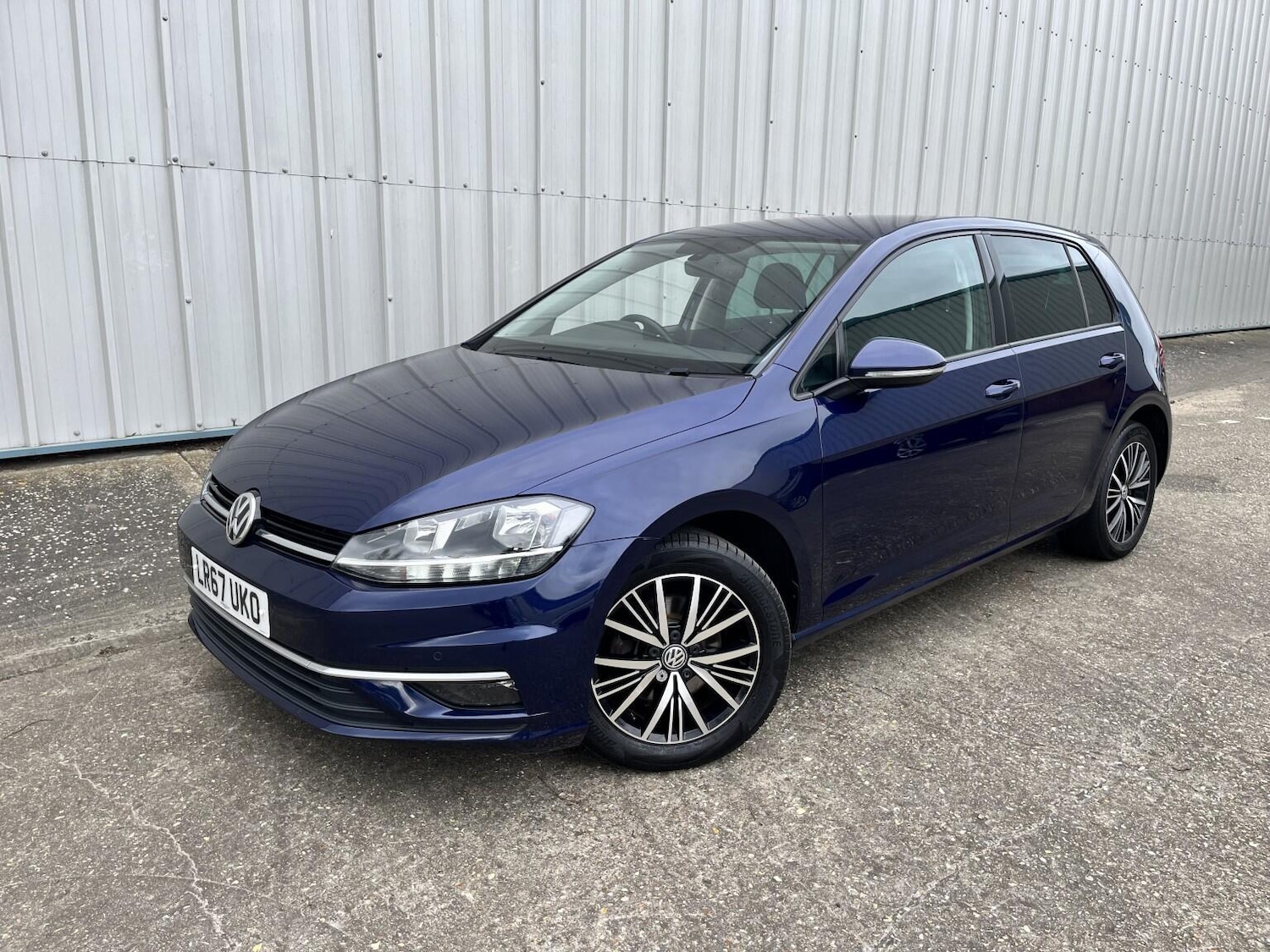 Used Volkswagen Golf 2017 for sale - 78222896: Photo 1