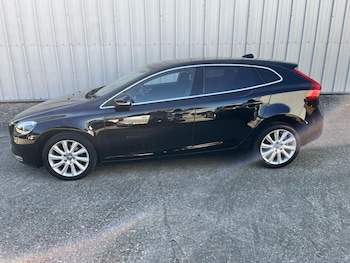 Used Volvo V40 2016 for sale - 78374454: Photo