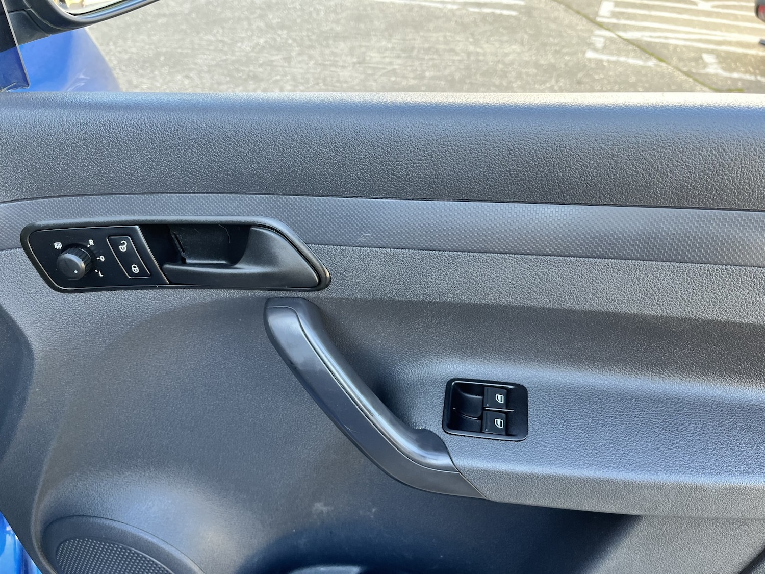 Used Volkswagen Caddy 2014 for sale - 77938180: Photo 17