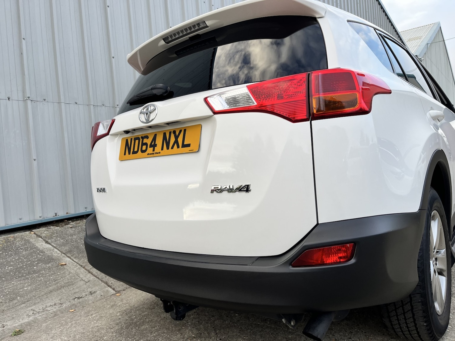Used Toyota RAV4 2015 for sale - 76387376: Photo 10