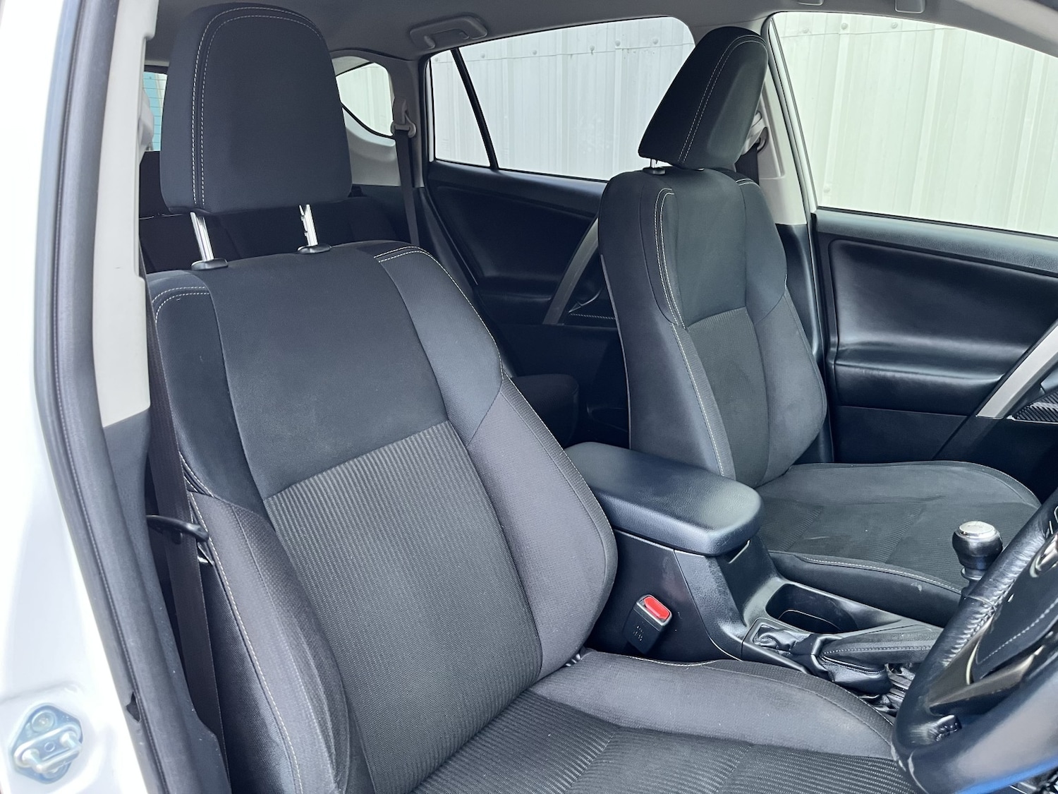 Used Toyota RAV4 2015 for sale - 76387376: Photo 16