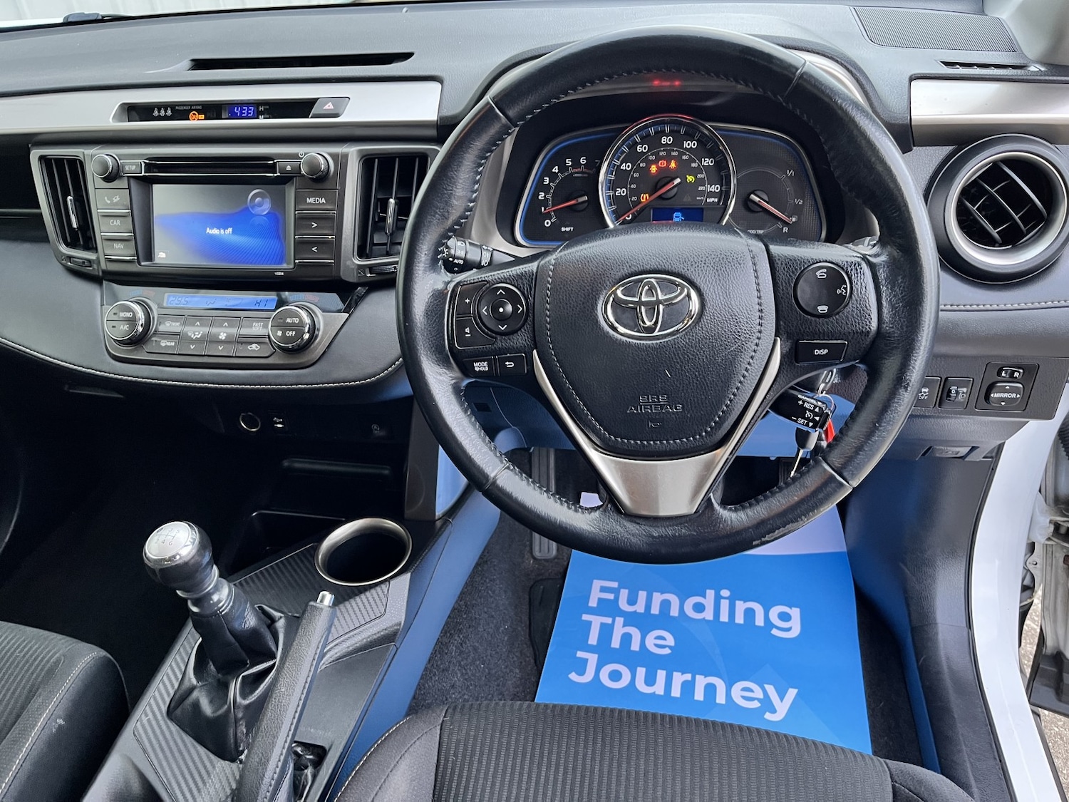 Used Toyota RAV4 2015 for sale - 76387376: Photo 17