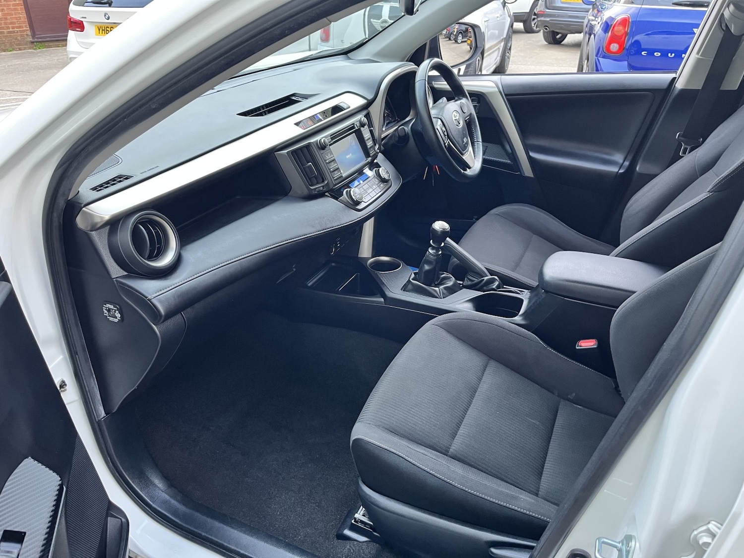 Used Toyota RAV4 2015 for sale - 76387376: Photo 28