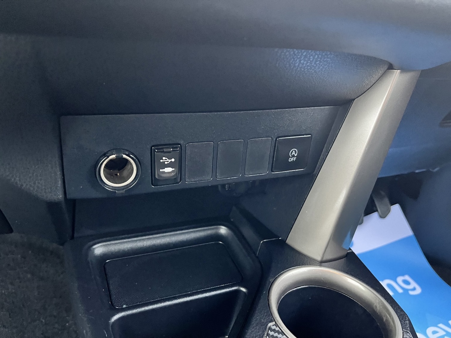 Used Toyota RAV4 2015 for sale - 76387376: Photo 31