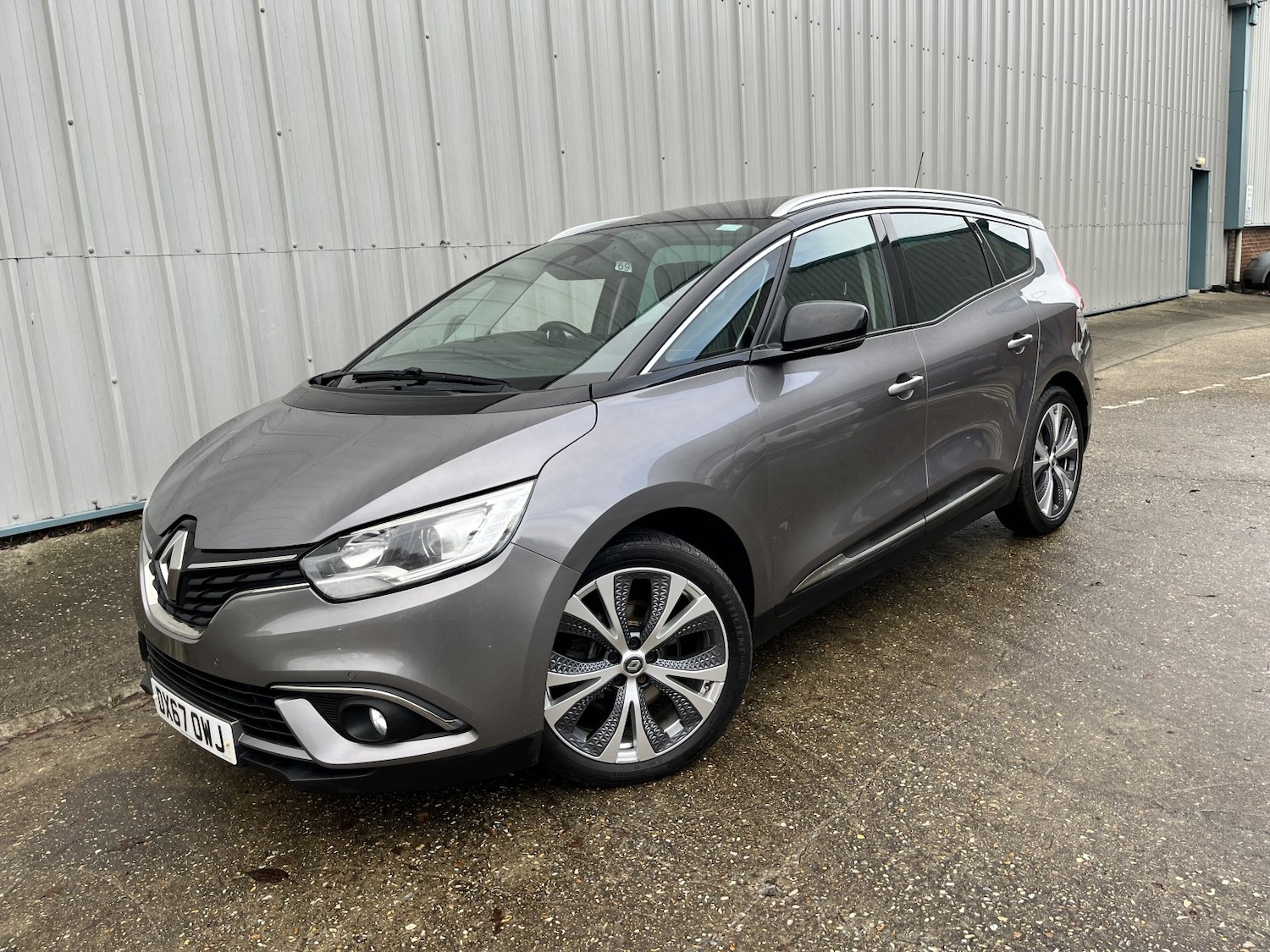 Used Renault Grand Scenic 2017 for sale - 76741284: Photo 1