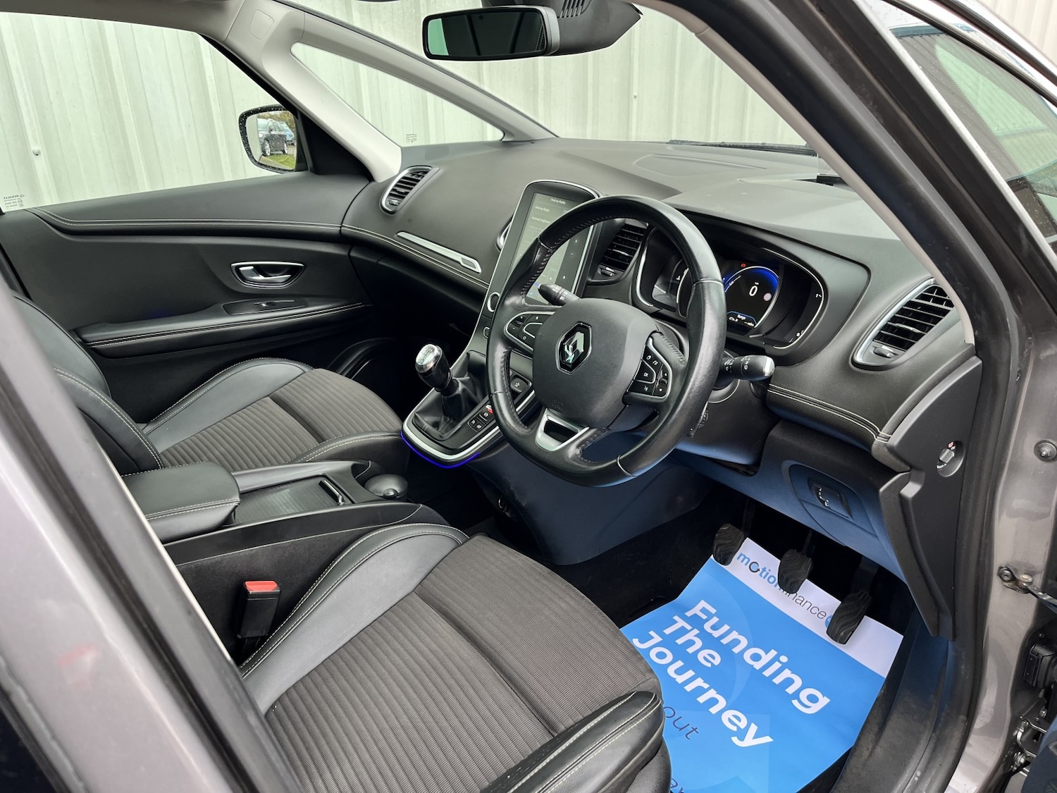 Used Renault Grand Scenic 2017 for sale - 76741284: Photo 17