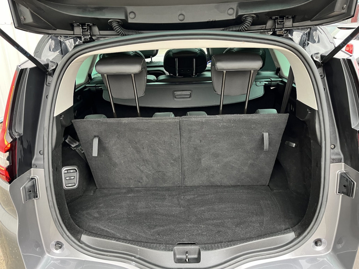 Used Renault Grand Scenic 2017 for sale - 76741284: Photo 26