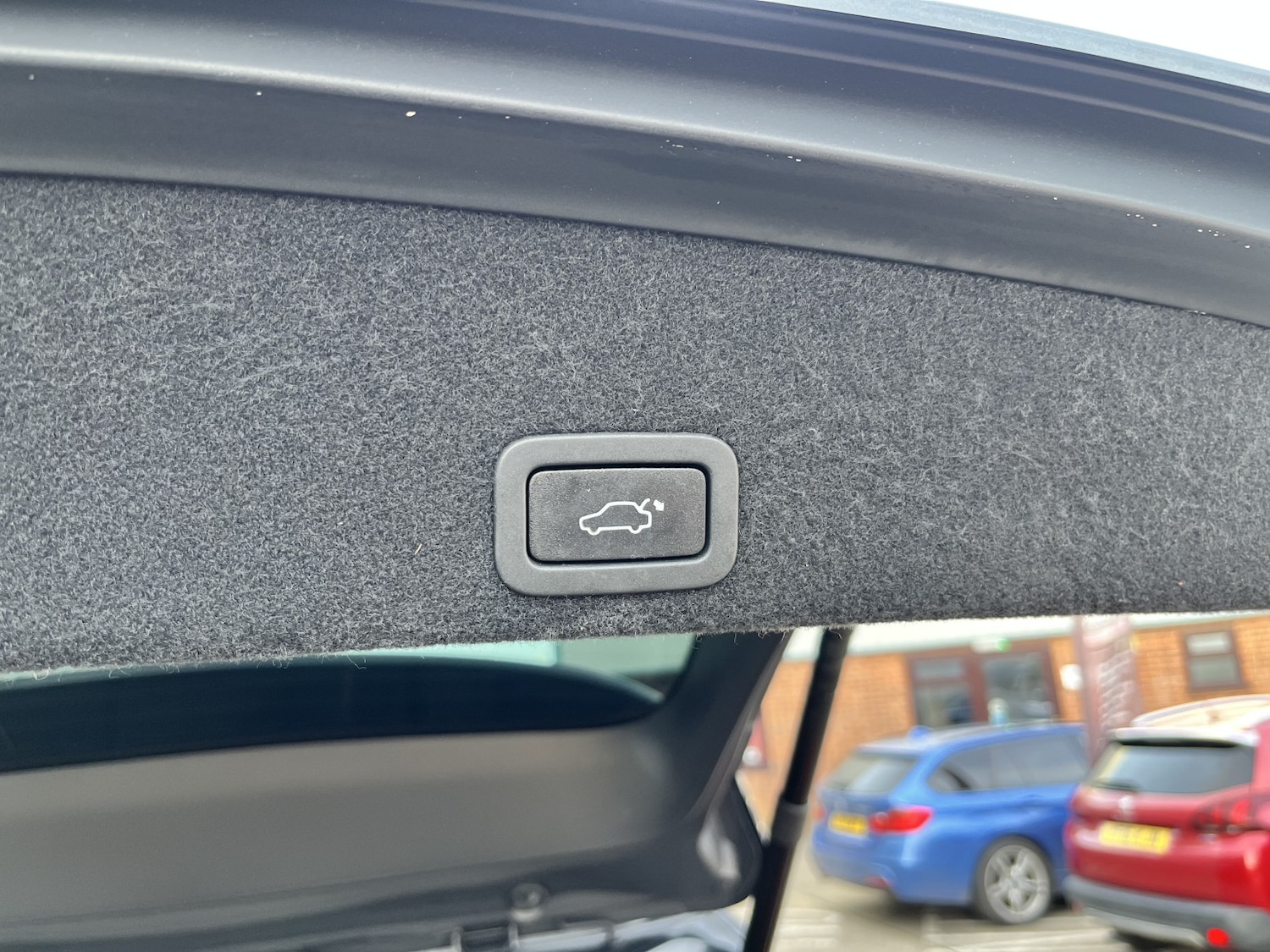 Used Volvo XC60 2016 for sale - 77807097: Photo 24