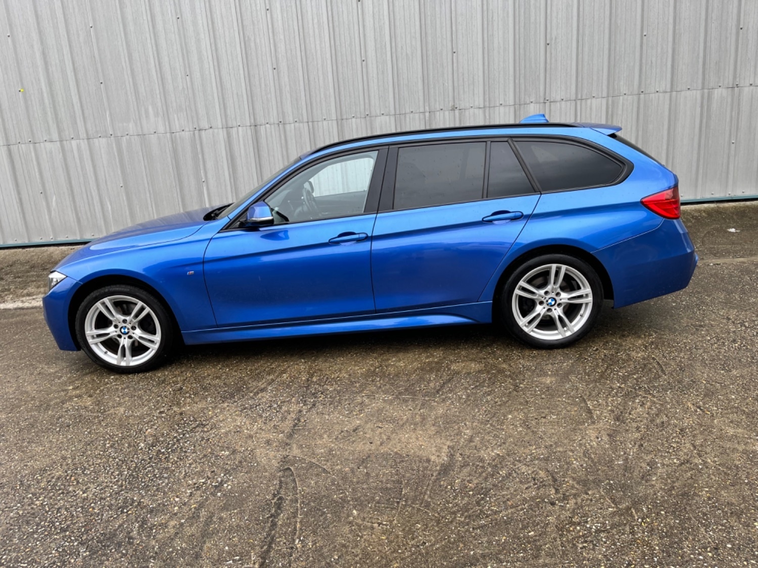 Used BMW 3 Series 2015 for sale - 76863852: Photo 2