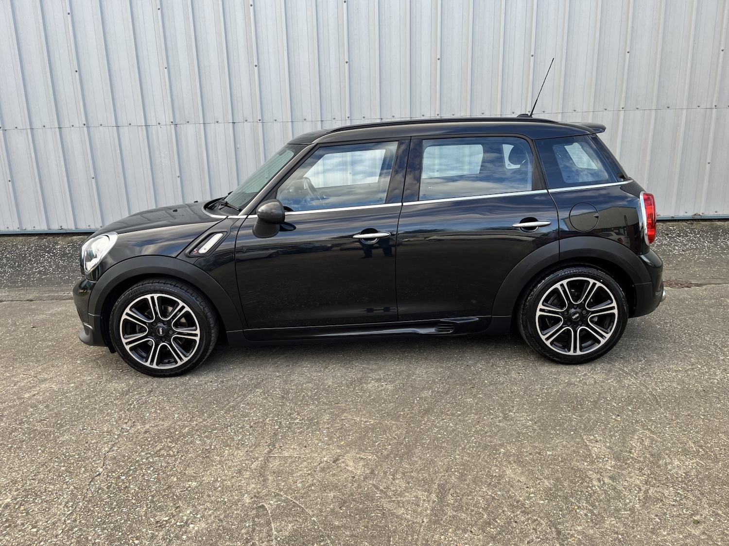 Used MINI Countryman 2014 for sale - 77822340: Photo 2
