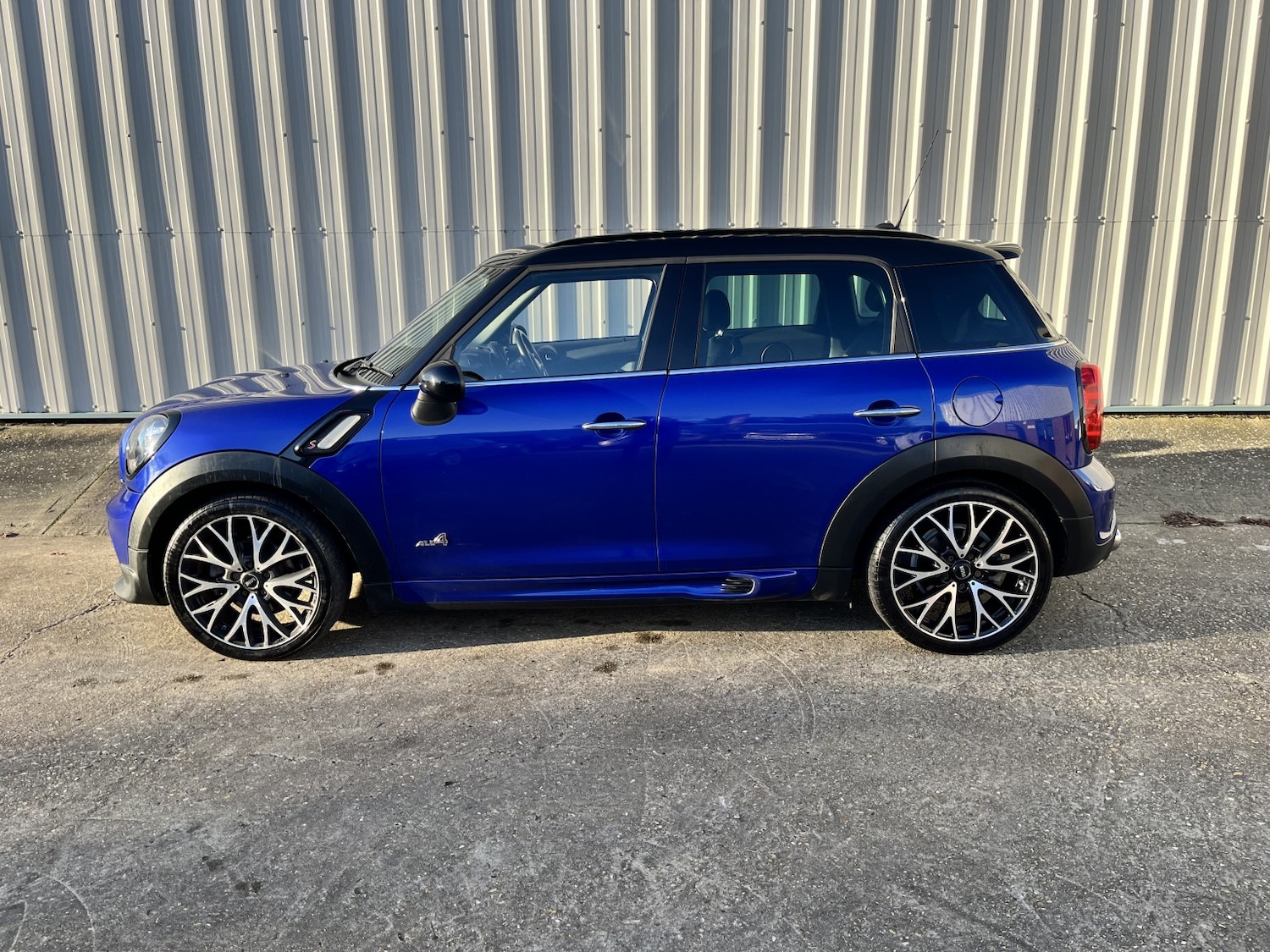 Used MINI Countryman 2015 for sale - 77080771: Photo 2