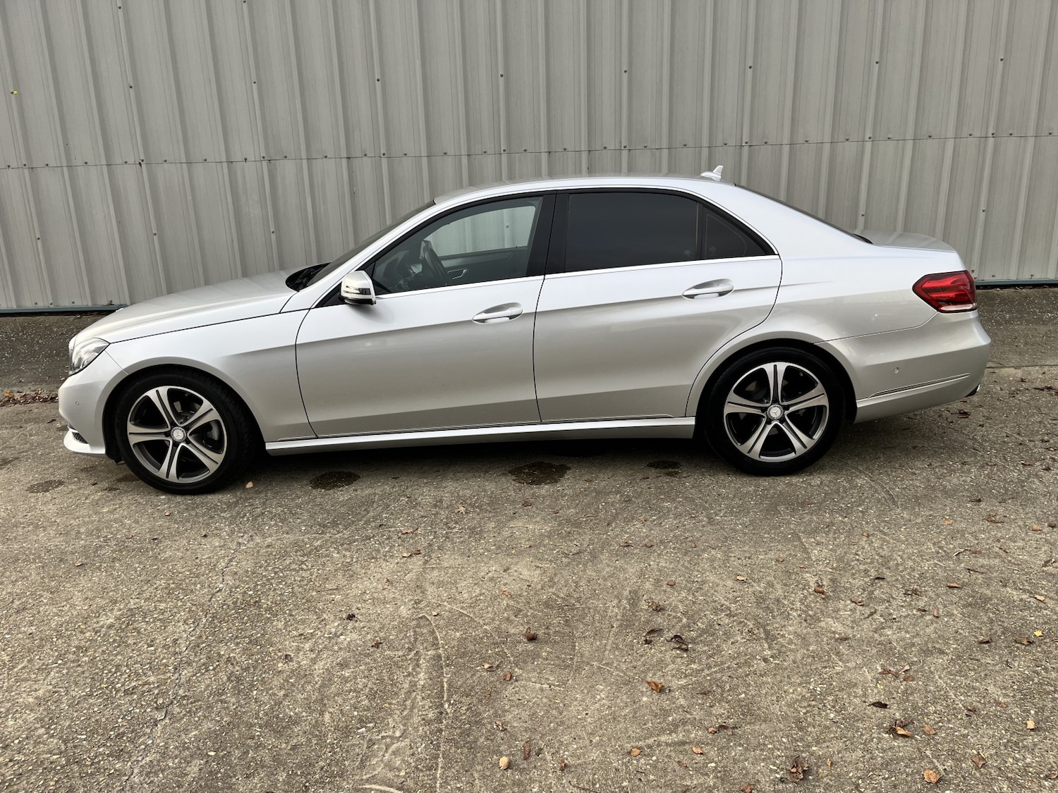 Used Mercedes-Benz E Class 2014 for sale - 76699223: Photo 2