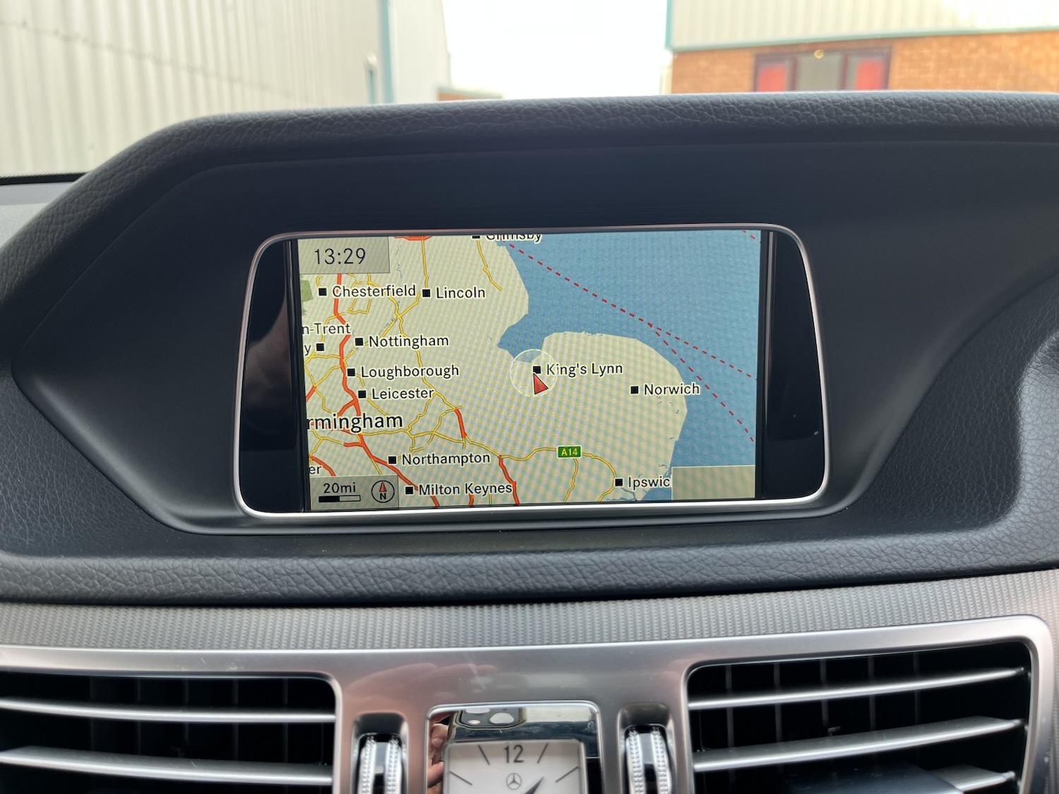 Used Mercedes-Benz E Class 2014 for sale - 76699223: Photo 32