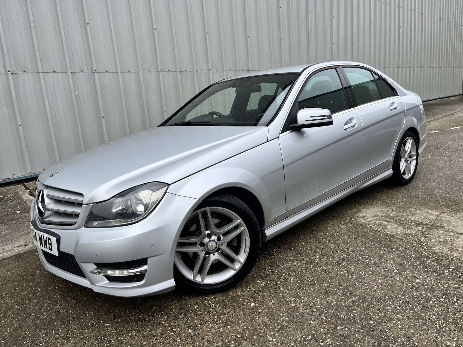 Used Mercedes-Benz C Class 2014 for sale - 76407538: Photo 1