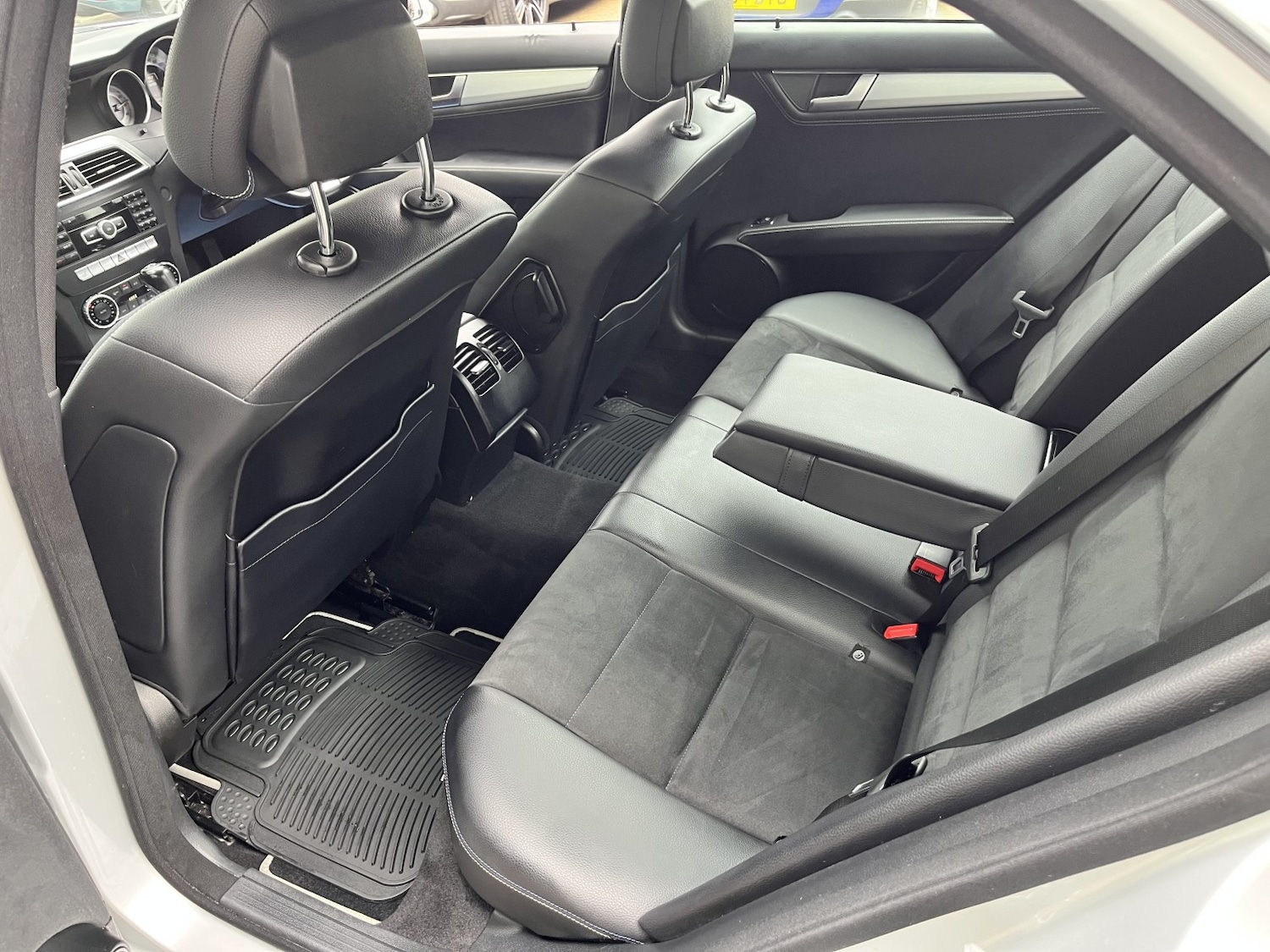 Used Mercedes-Benz C Class 2014 for sale - 76407538: Photo 25