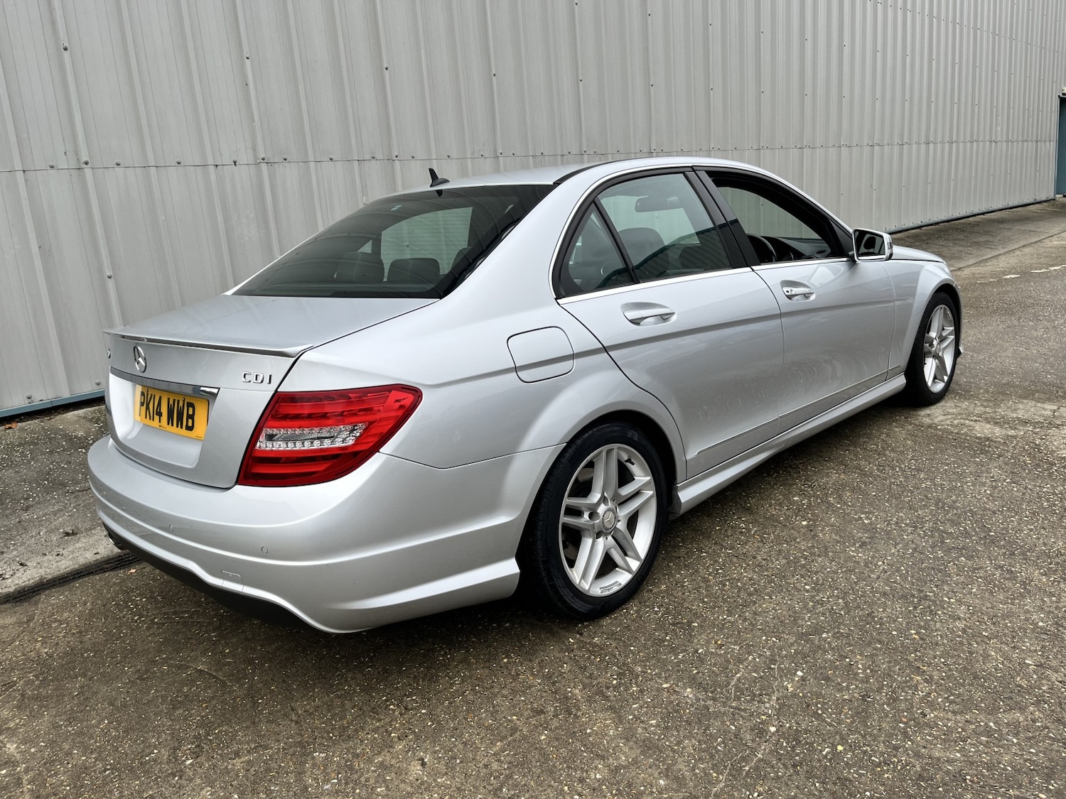 Used Mercedes-Benz C Class 2014 for sale - 76407538: Photo 5