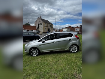 Used Ford Fiesta 2015 for sale - 78900142: Photo