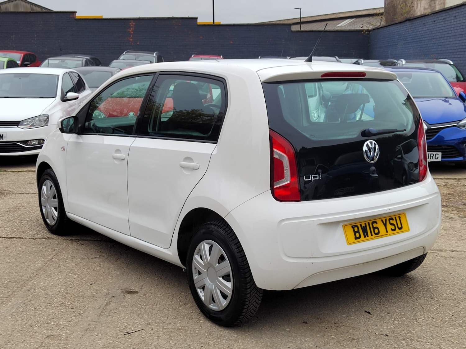 Used Volkswagen up! 2016 for sale - 76413408: Photo 4