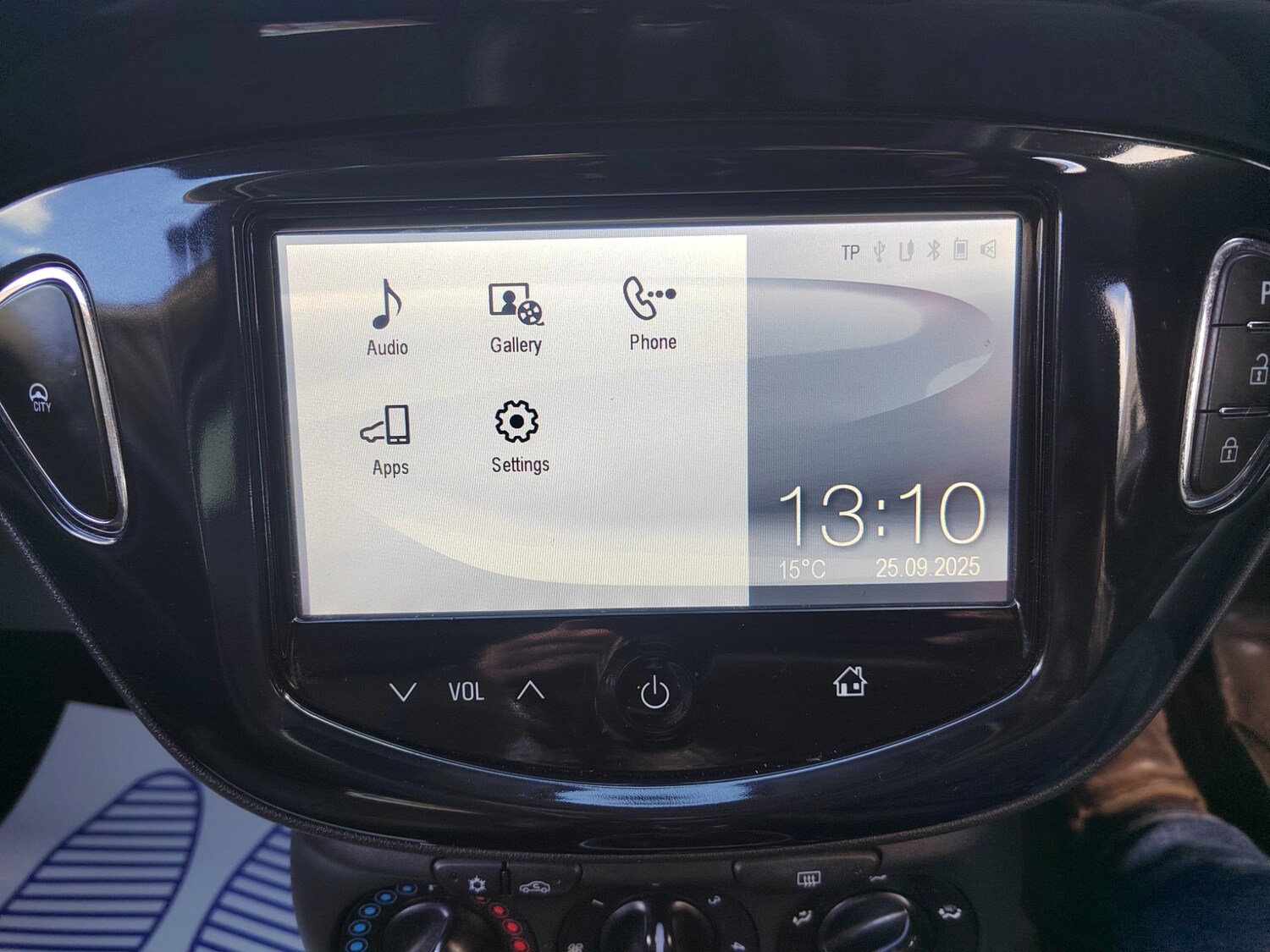 Used Vauxhall ADAM 2015 for sale - 76065349: Photo 27