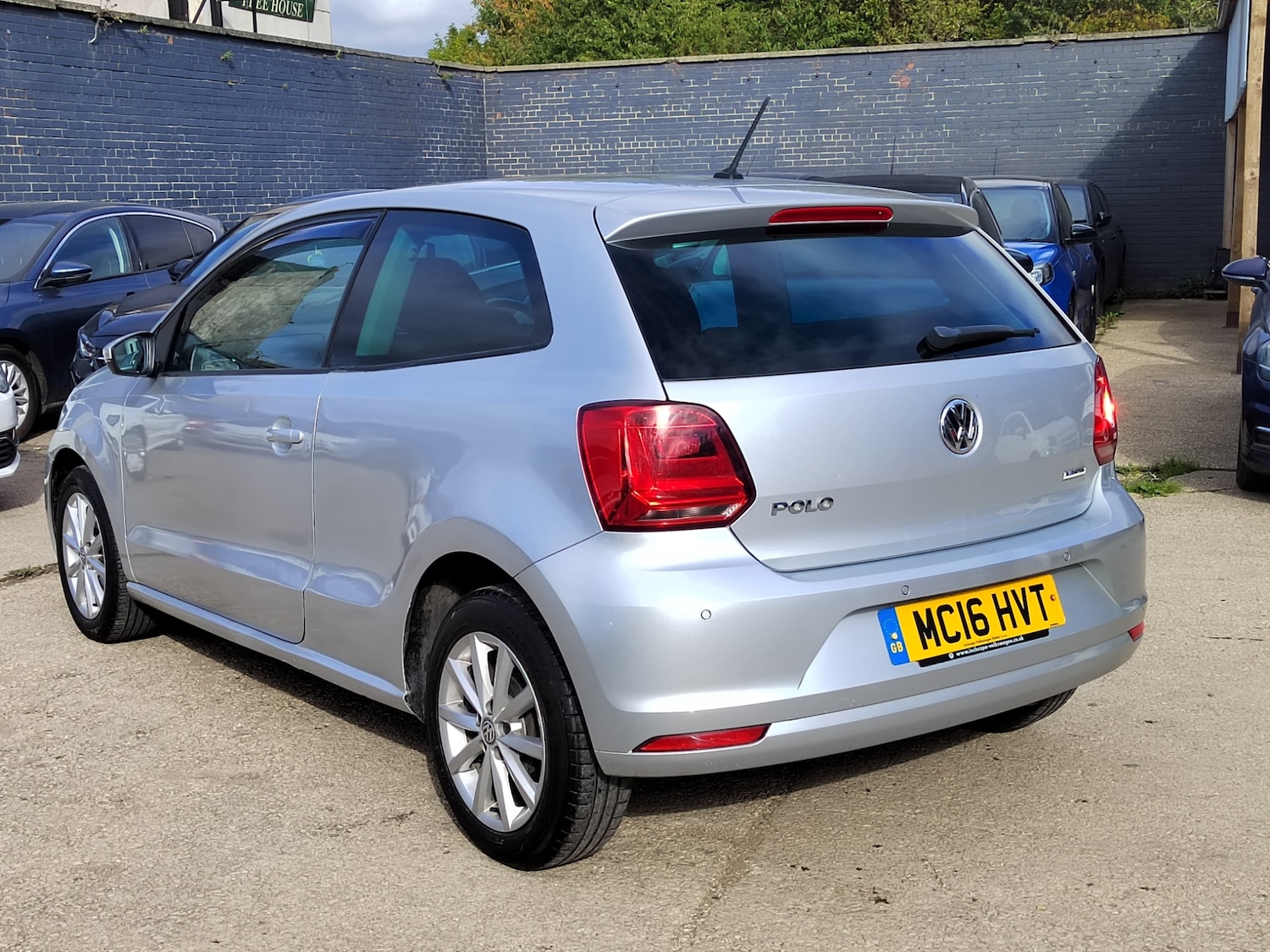 Used Volkswagen Polo 2016 for sale - 76392546: Photo 3