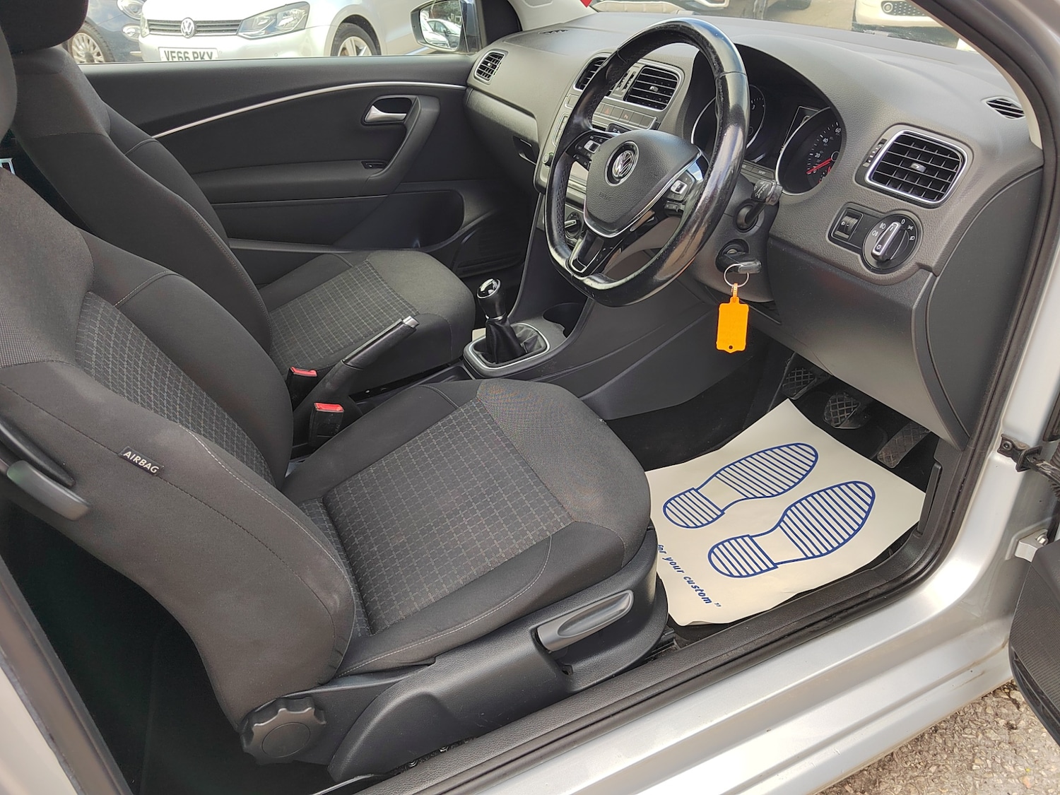 Used Volkswagen Polo 2016 for sale - 76392546: Photo 9