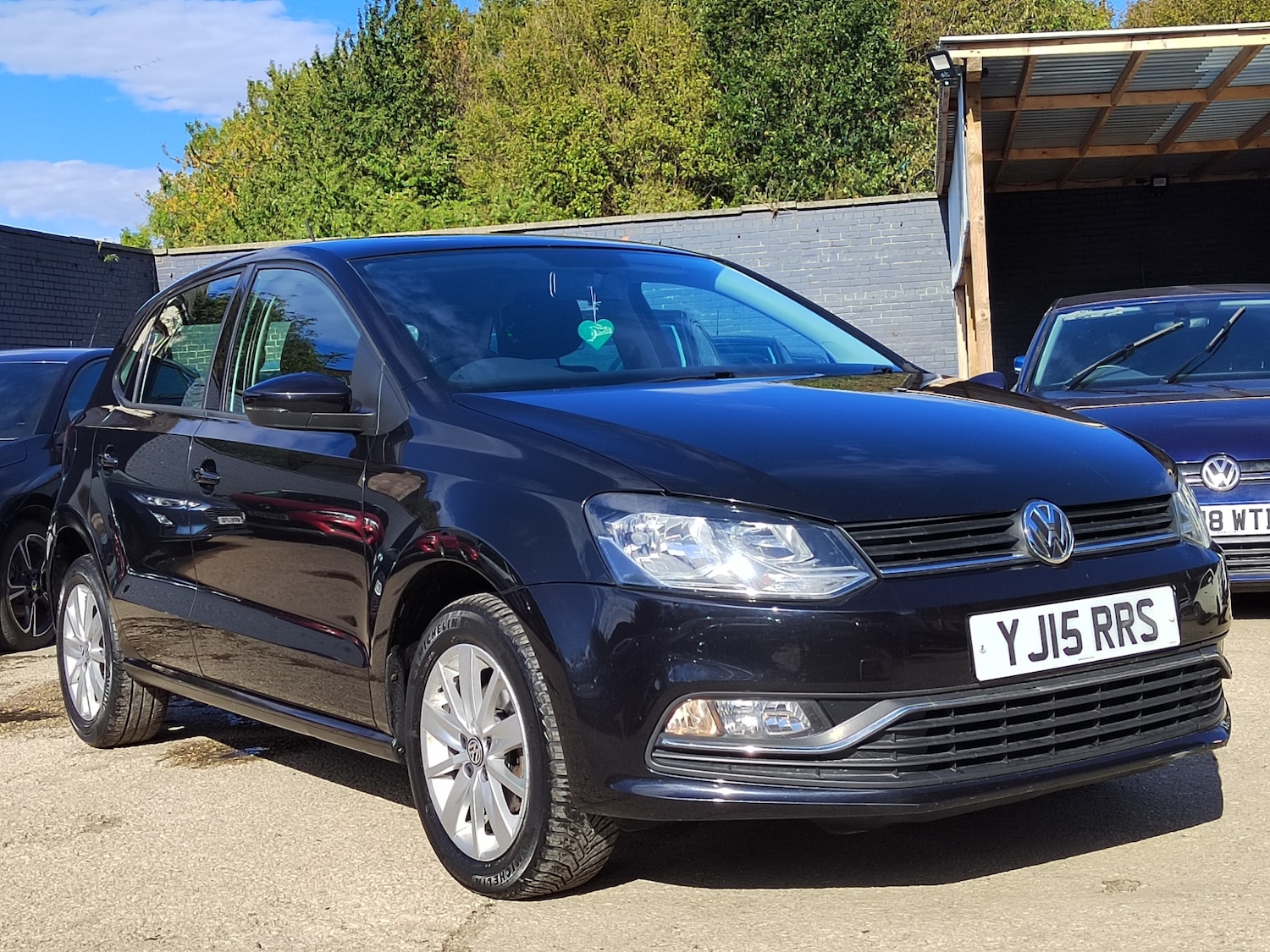 Used Volkswagen Polo 2015 for sale - 76182112: Photo 1