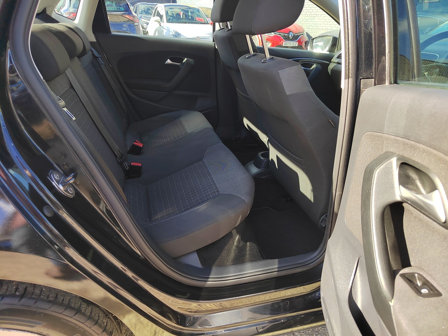 Used Volkswagen Polo 2015 for sale - 76182112: Photo 12
