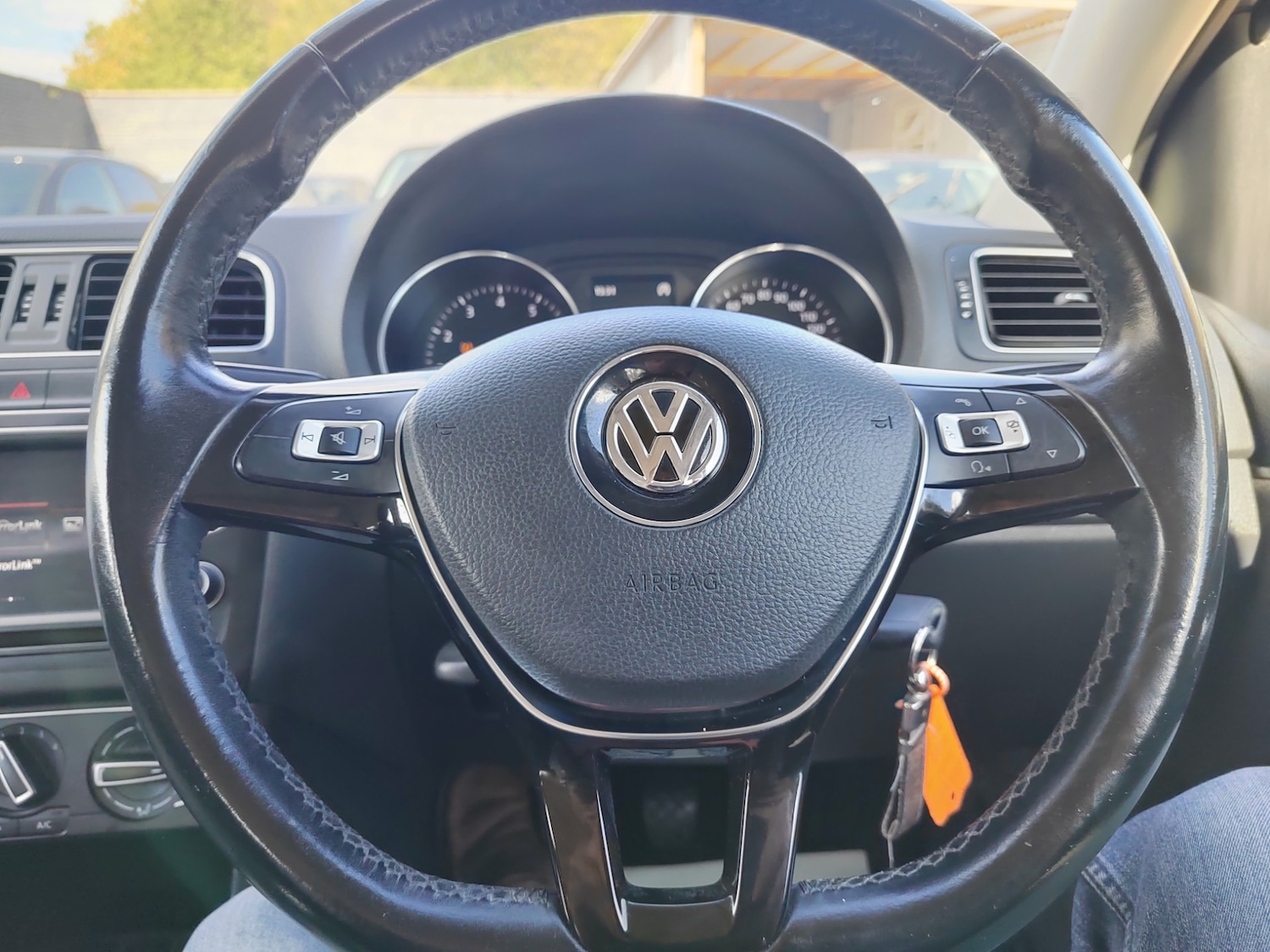 Used Volkswagen Polo 2015 for sale - 76182112: Photo 15