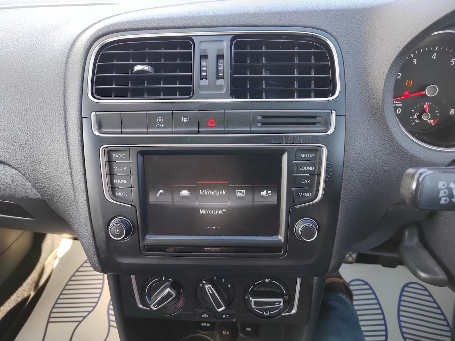 Used Volkswagen Polo 2015 for sale - 76182112: Photo 16