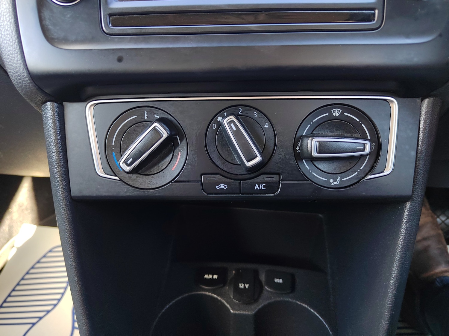 Used Volkswagen Polo 2015 for sale - 76182112: Photo 25