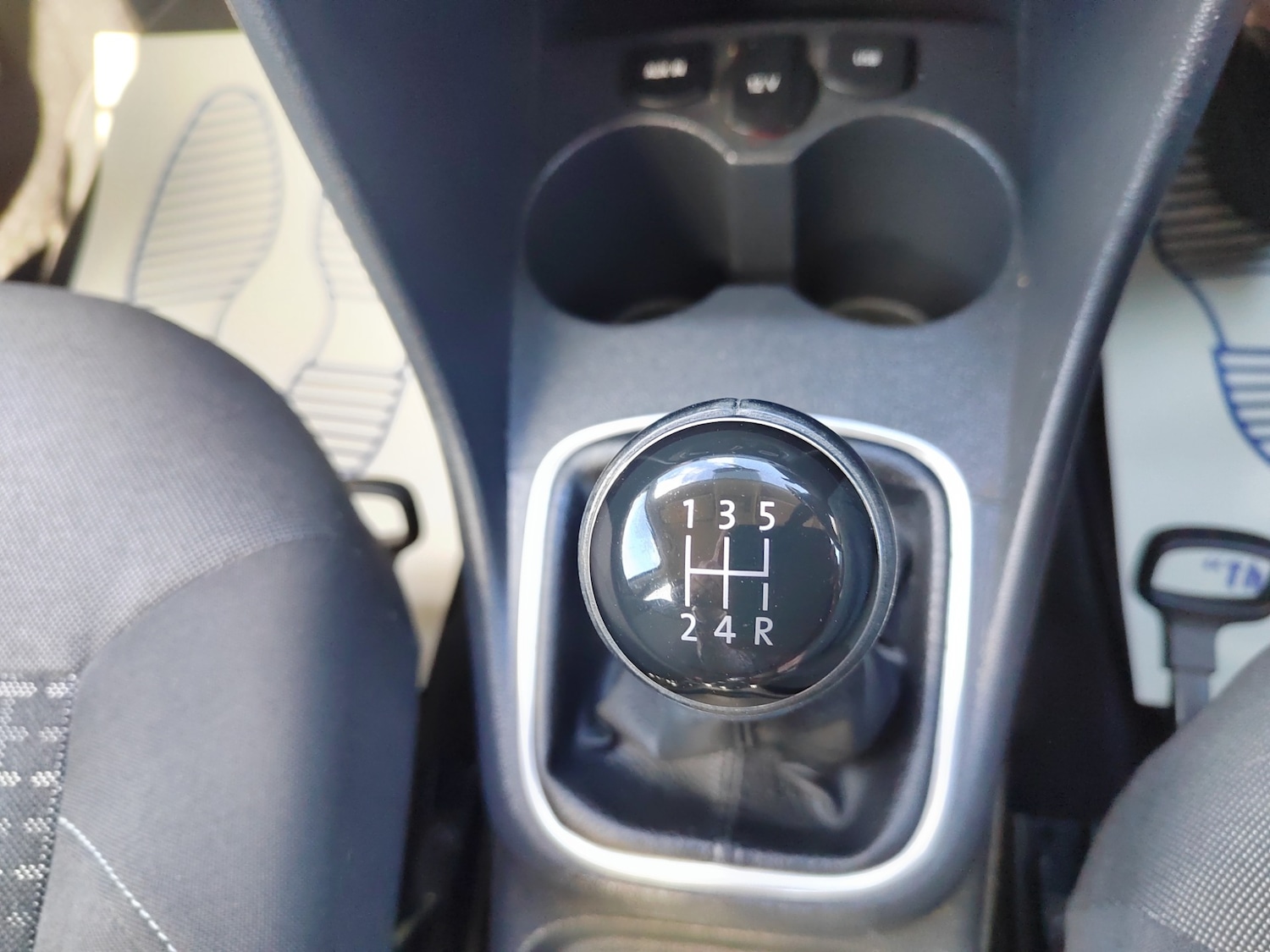 Used Volkswagen Polo 2015 for sale - 76182112: Photo 29