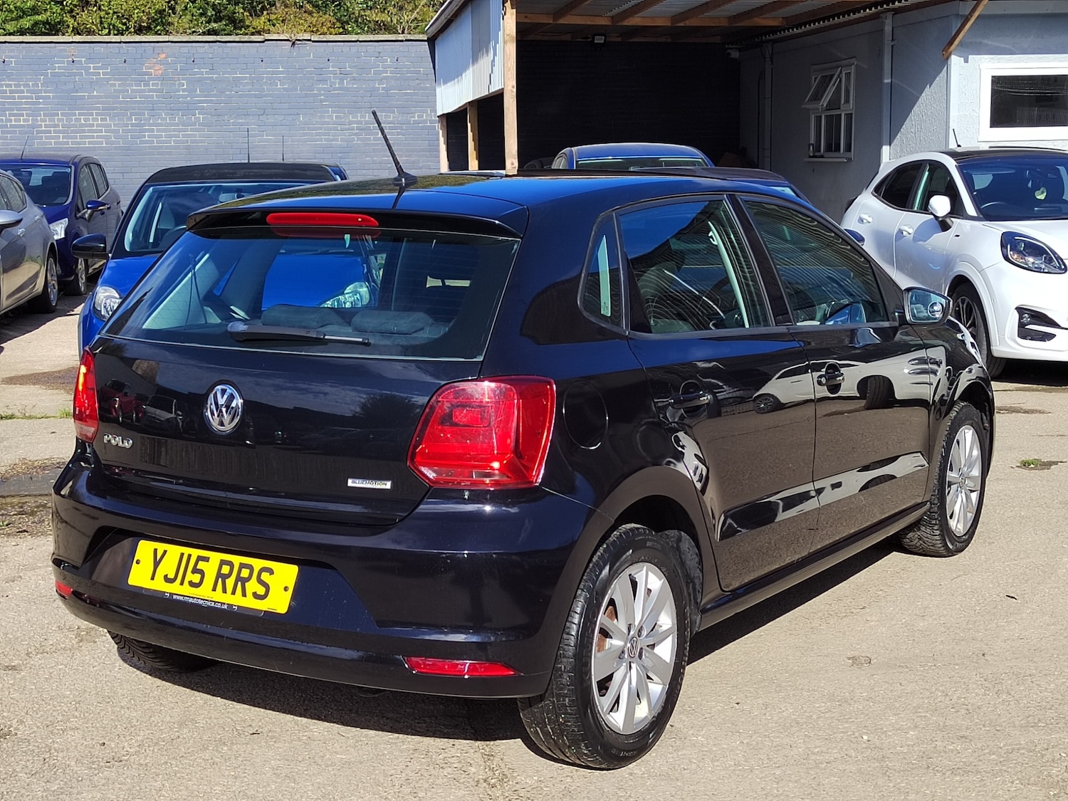 Used Volkswagen Polo 2015 for sale - 76182112: Photo 3