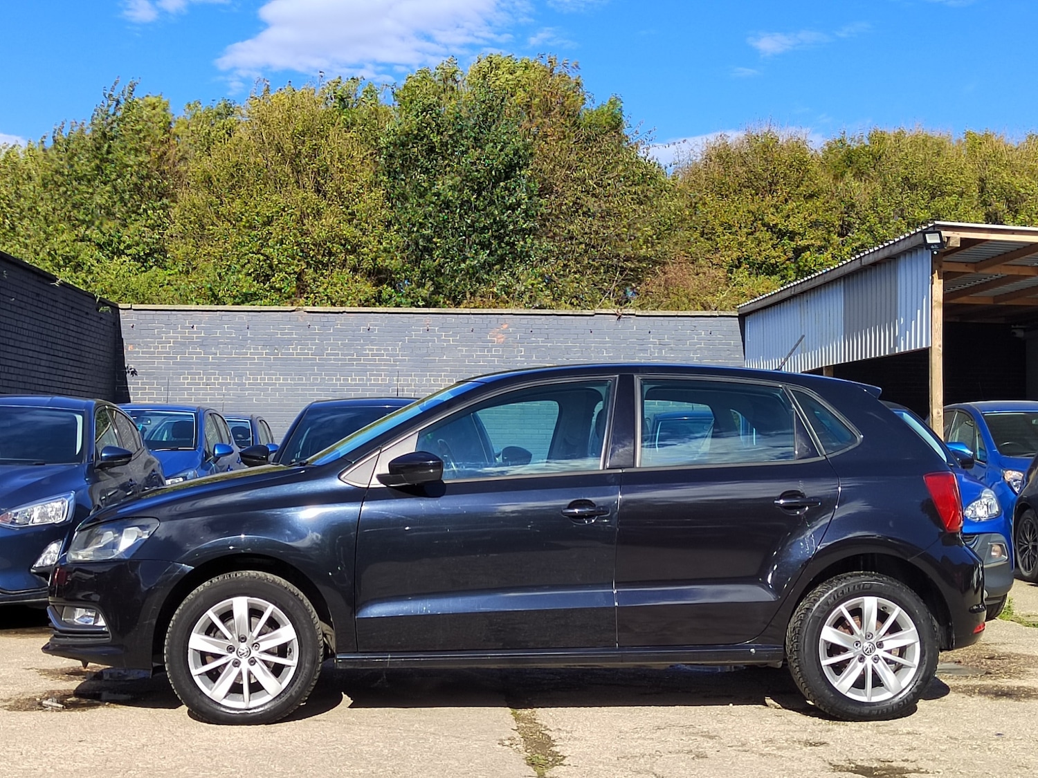 Used Volkswagen Polo 2015 for sale - 76182112: Photo 6