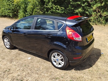 Used Ford Fiesta 2016 for sale - 79392971: Photo